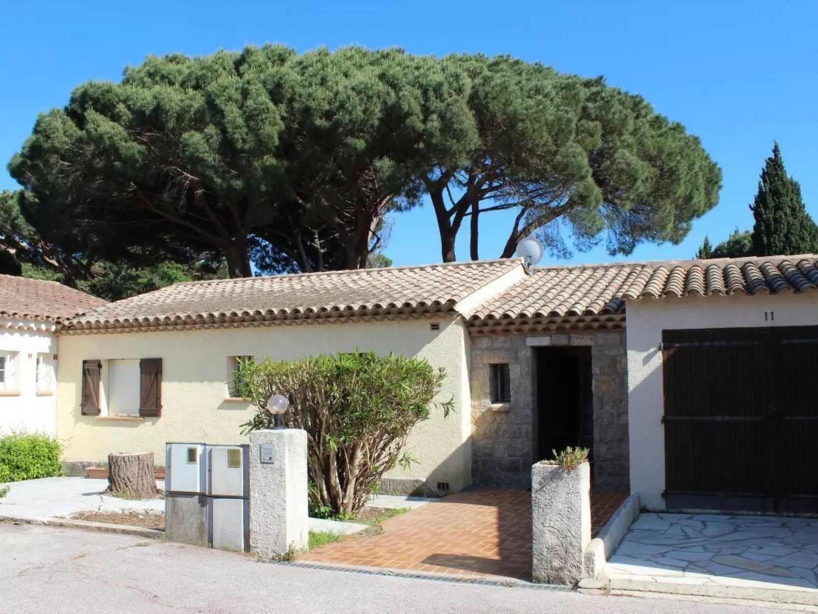 La Garonnette 12-Drinnen