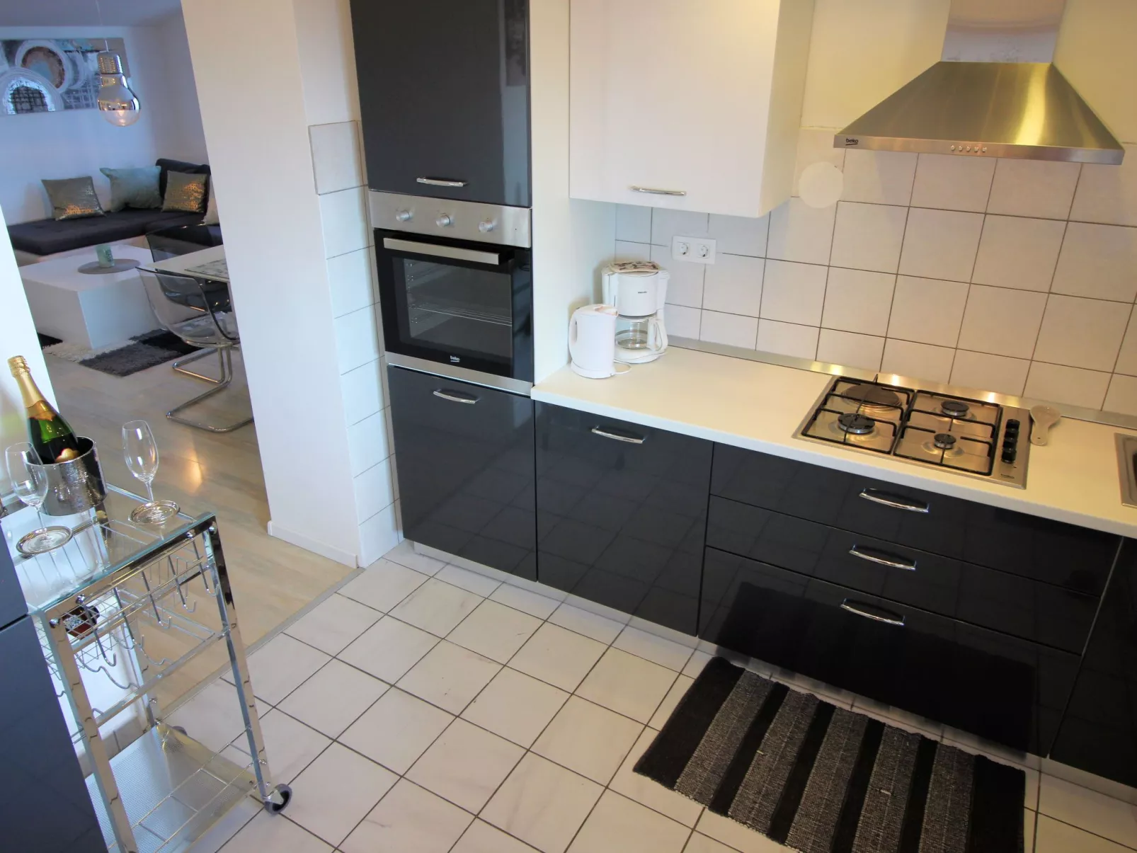 "Evelin" direkt am Strand-Drinnen