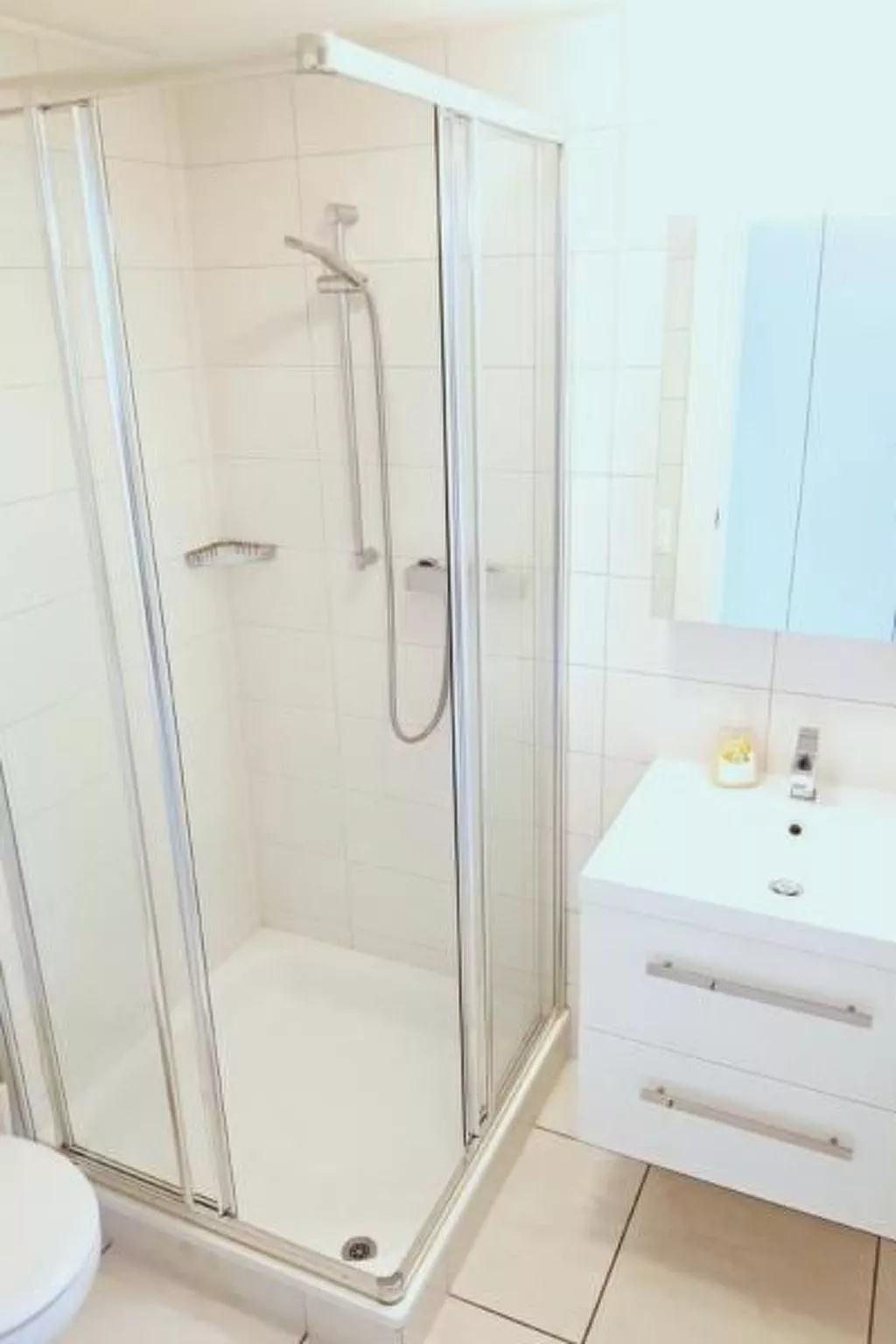 Vivian Residenz Apt 505-Inside