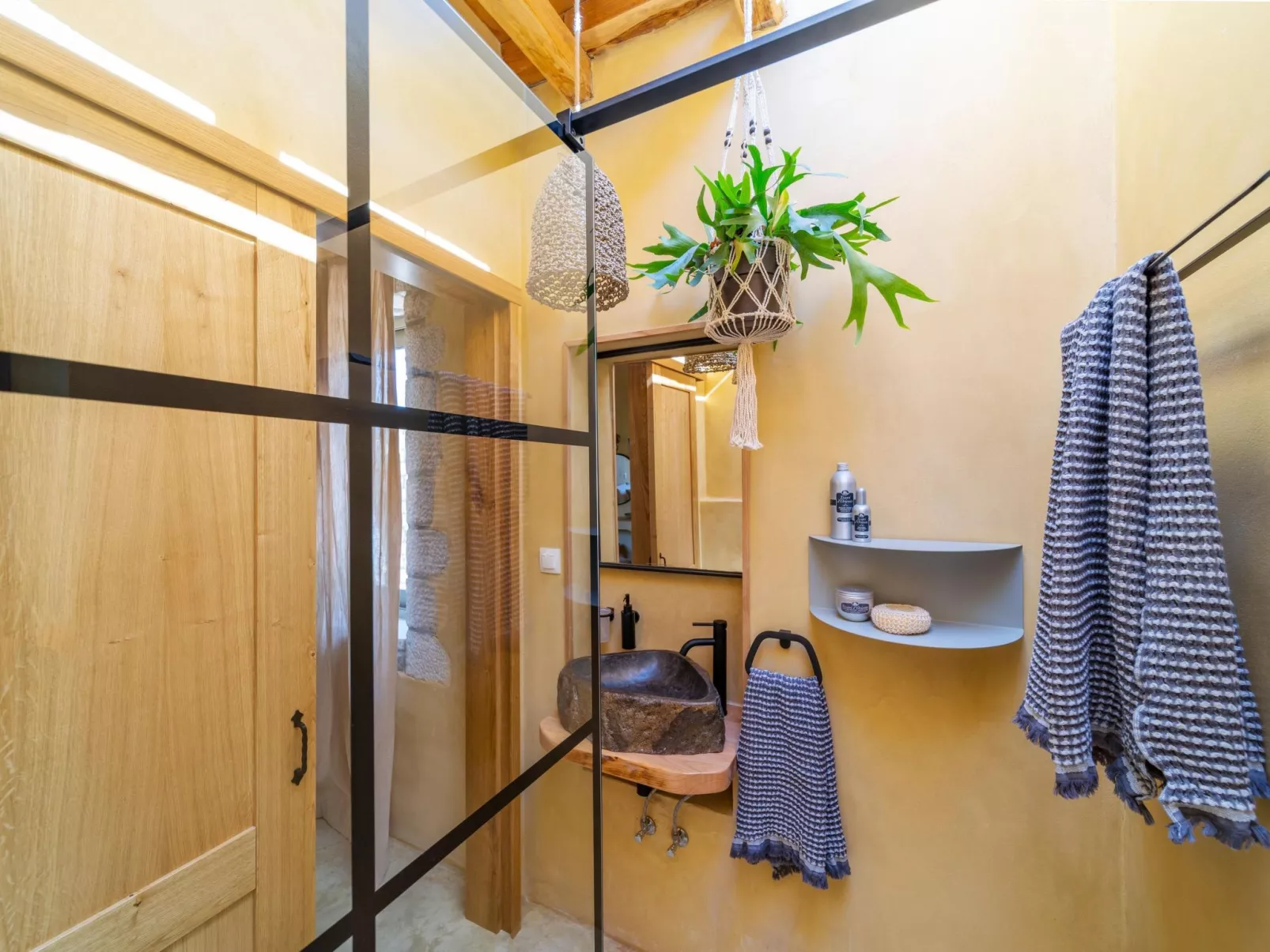 Eptopia Villa-Image-tags.info