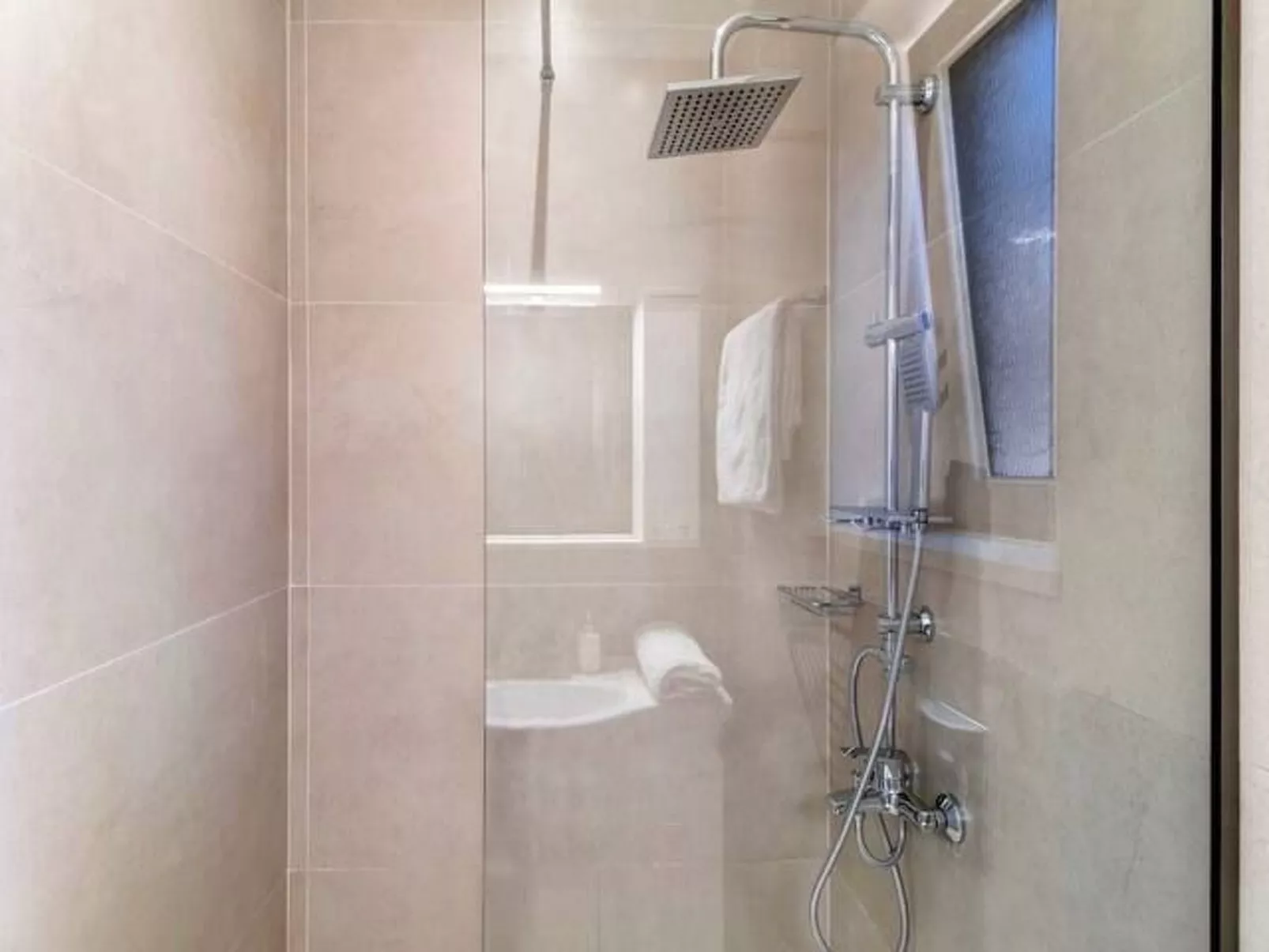 Luxuriöse Steinvilla Emily nahe dem Strand von Mylos-Dedans