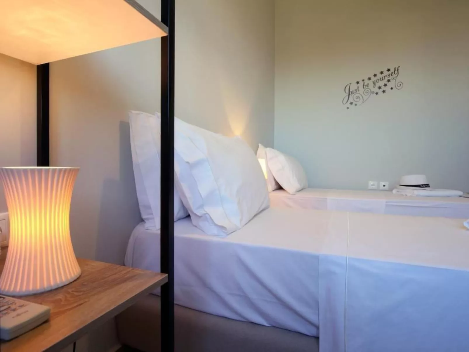 "Alea Resort" mit eigenem Pool-Inside