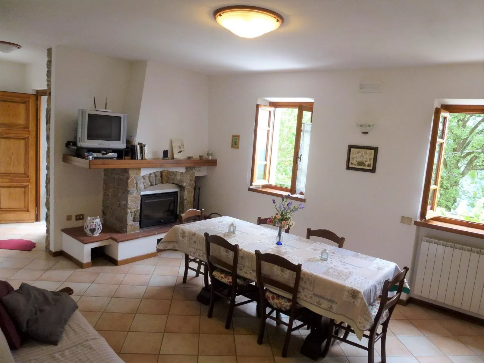 Mit Garten, Grill und Terrasse-Dedans