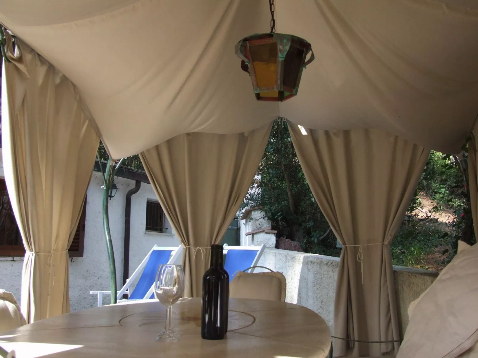 'Camelia' mit Terrasse-Outside