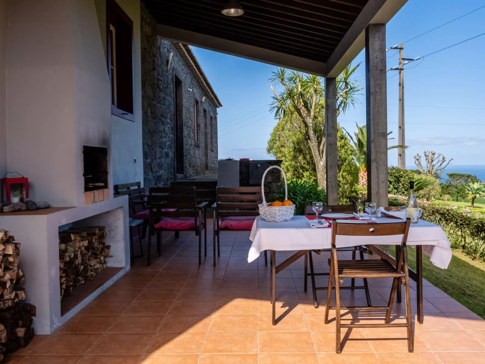 Casa da Fonte - Historisches Steinhaus auf den Azoren-Image-tags.info