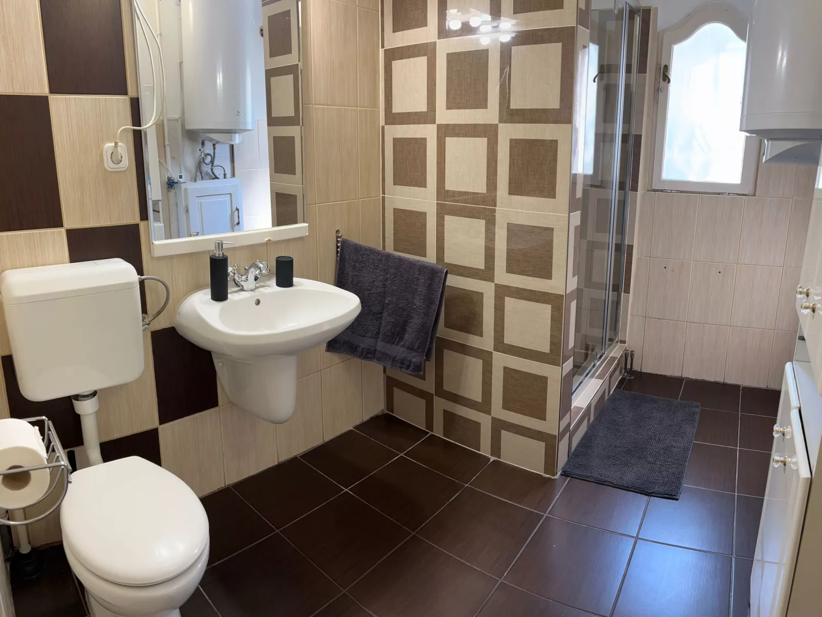 Klimatisiertes Ferienhaus in Siófok mit Grill-Drinnen