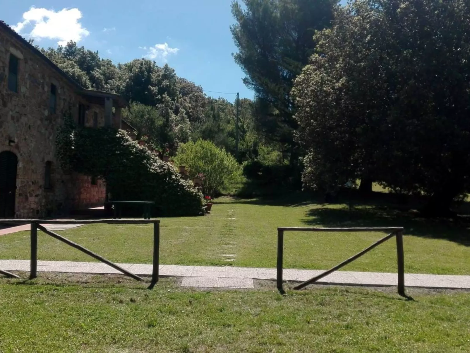 'Dispensa4' mit Pool-Outside