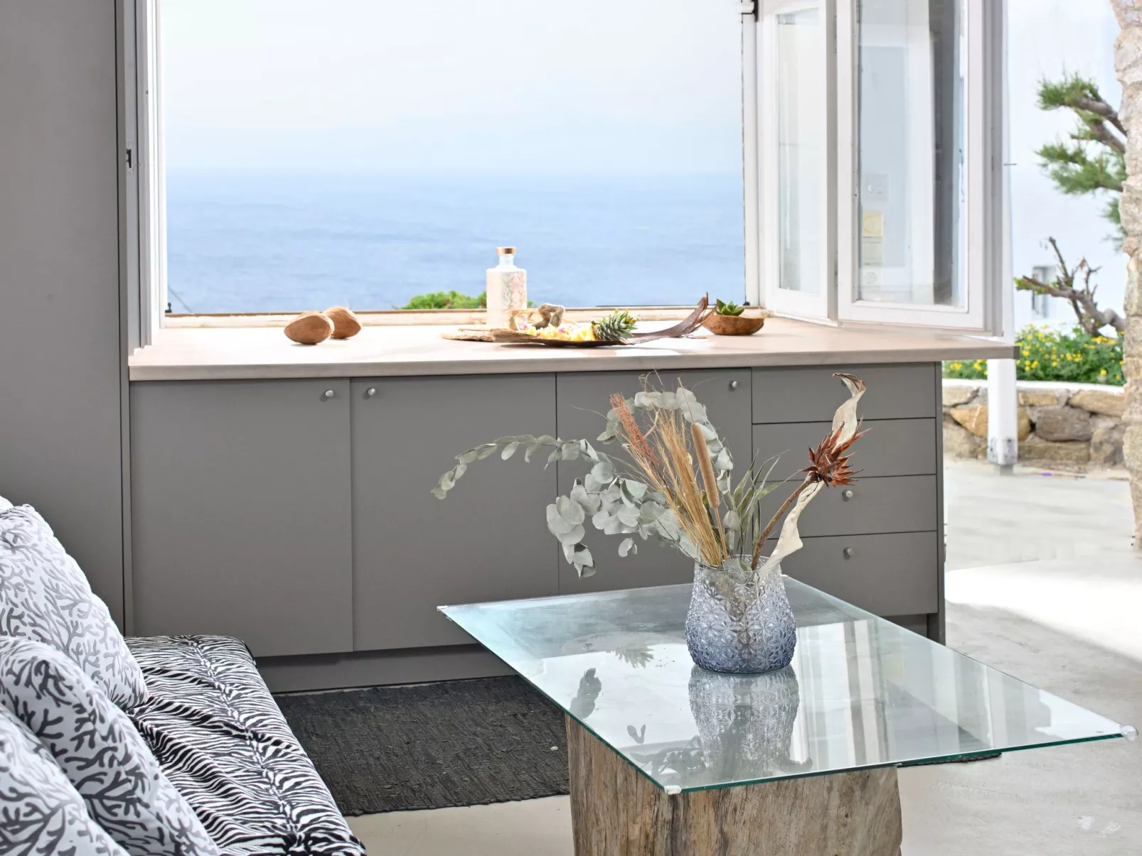 SUPERB BEACH ACCESS LUXURY SEA VILLA POOL by Calypso Sunset-Inside