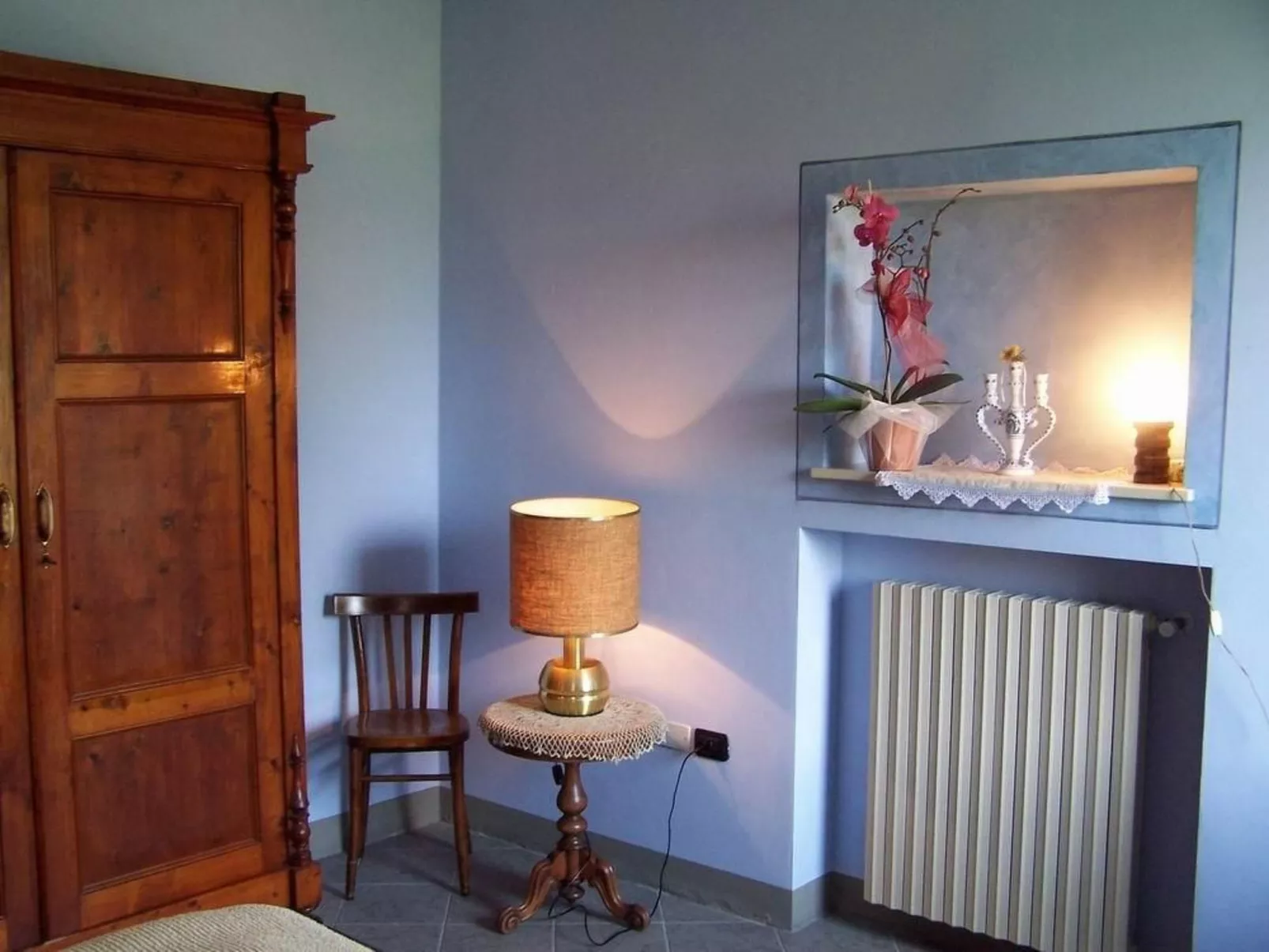 Unterkunft in einer Villa, Schwimmbad und großer Garten-Inside