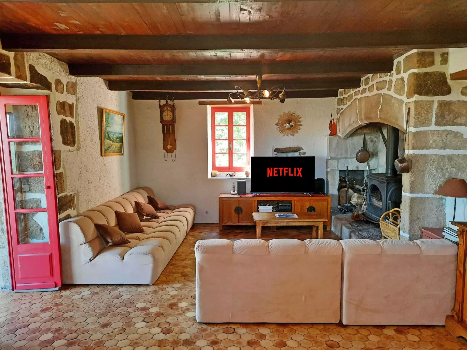 Klimatisiertes Ferienhaus mit Pool-Inside