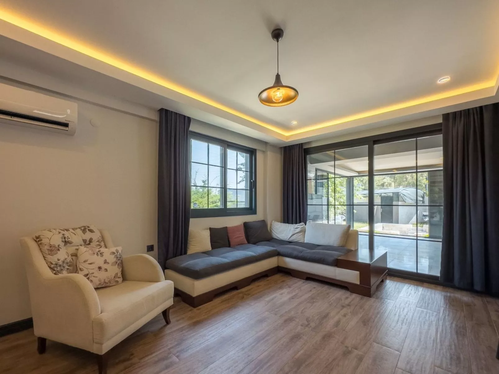 Große Villa in Fethiye Ciftlik-Image-tags.info