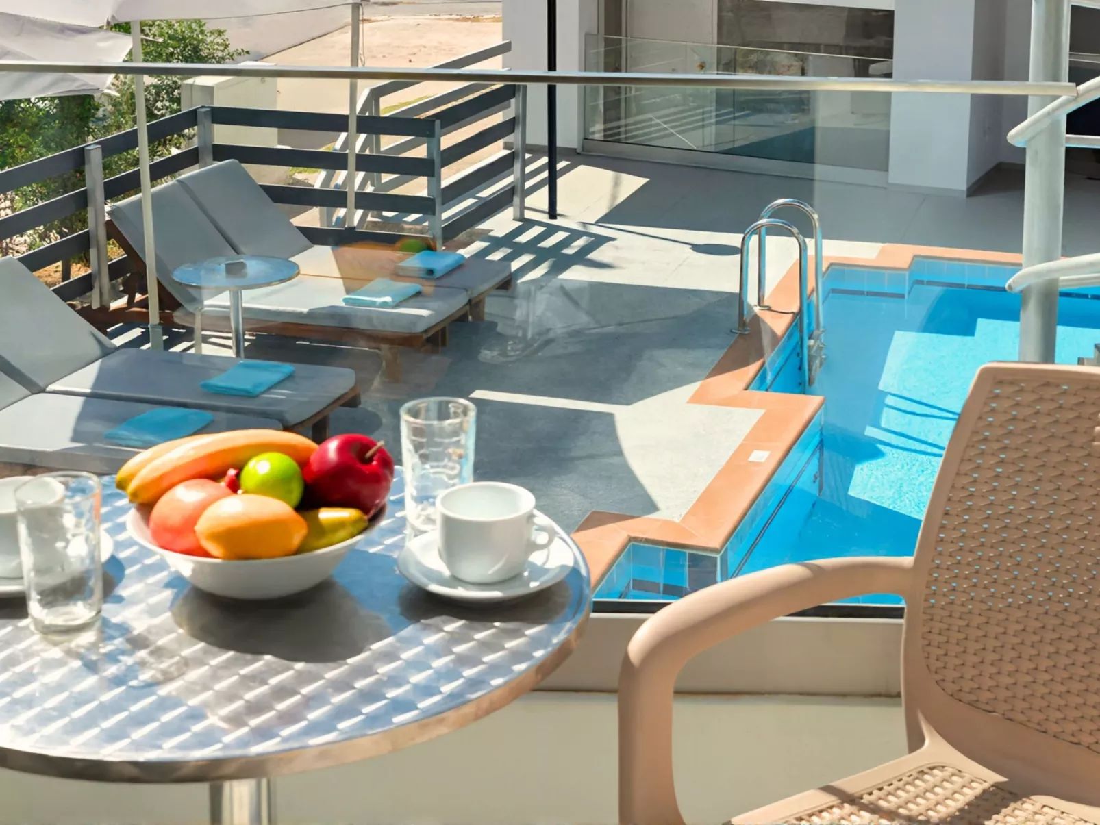 Pnoe Beachside Suite-Dehors