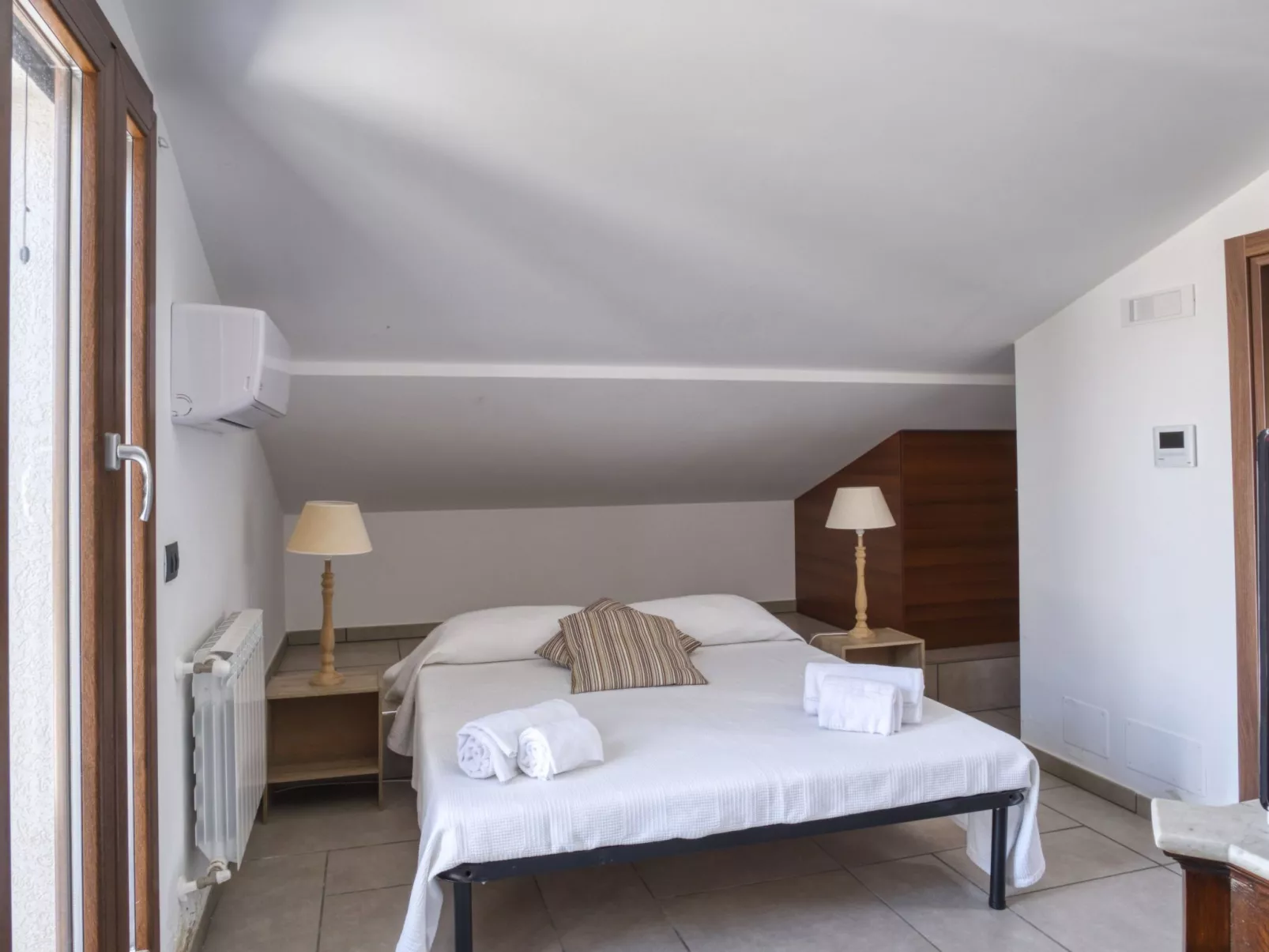 Villa of Wings-Inside