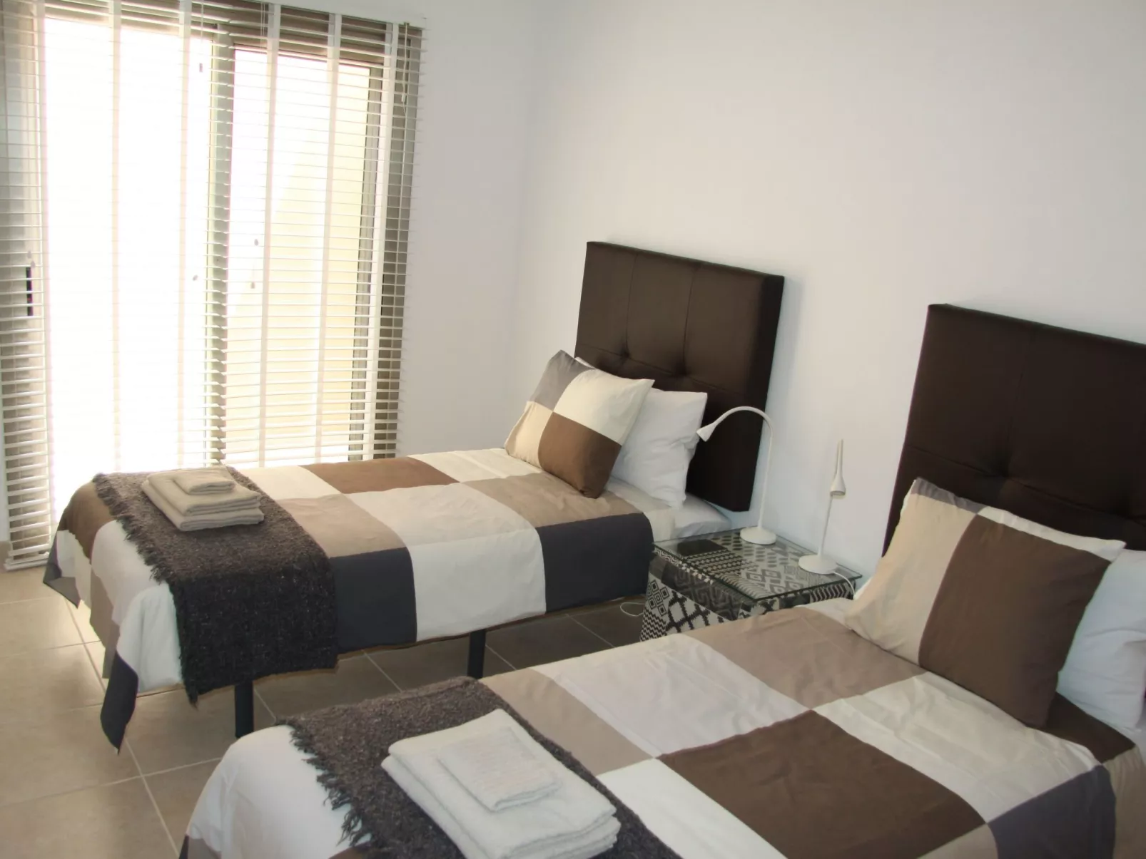 Mit Pool für 2 Personen und 4 Kinder-Inside