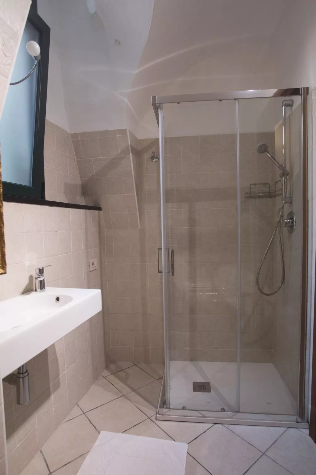 Charmantes Appartment in Diano San Pietro-Dedans