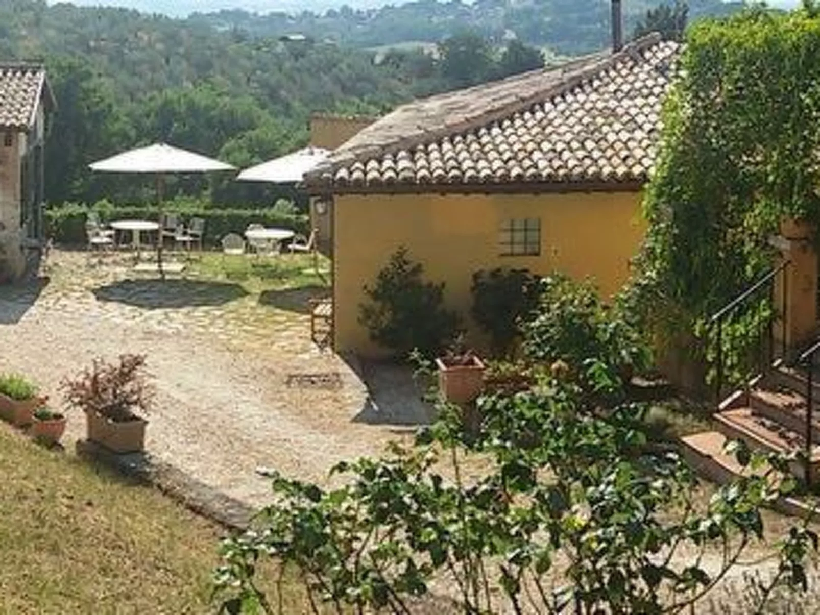 In Spoleto mit Garten, Grill und Terrasse-Outside