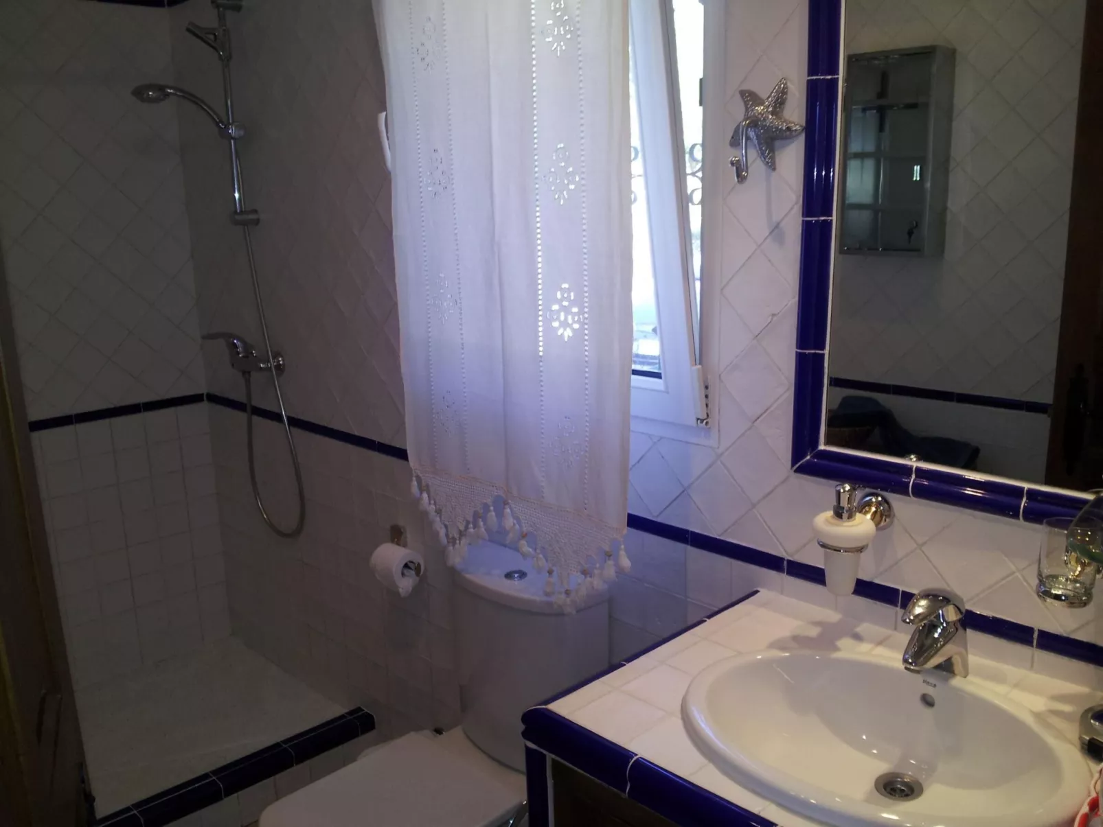 Kleines Landhaus in schöner Umgebung-Dedans