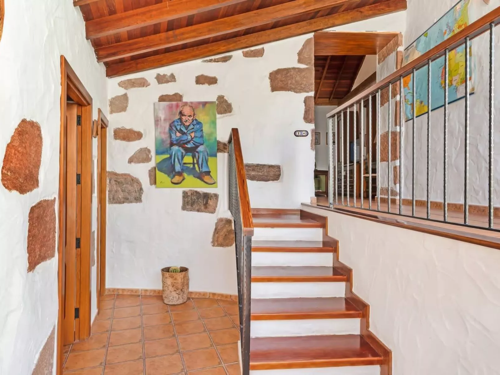 Die Schule von La Sorrueda-Outside