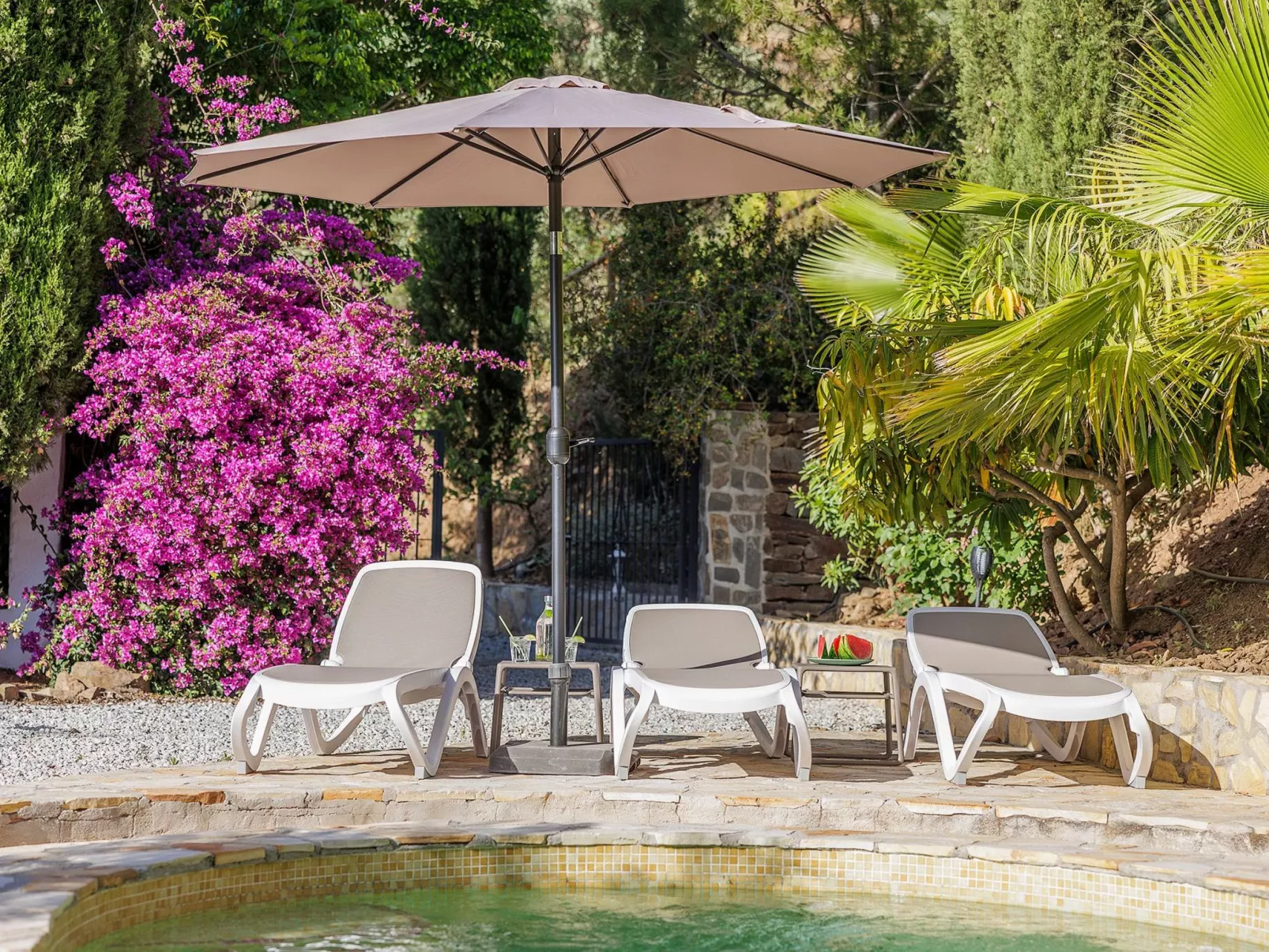 Hundefreundliches Ferienhaus mit privatem Pool-Outside