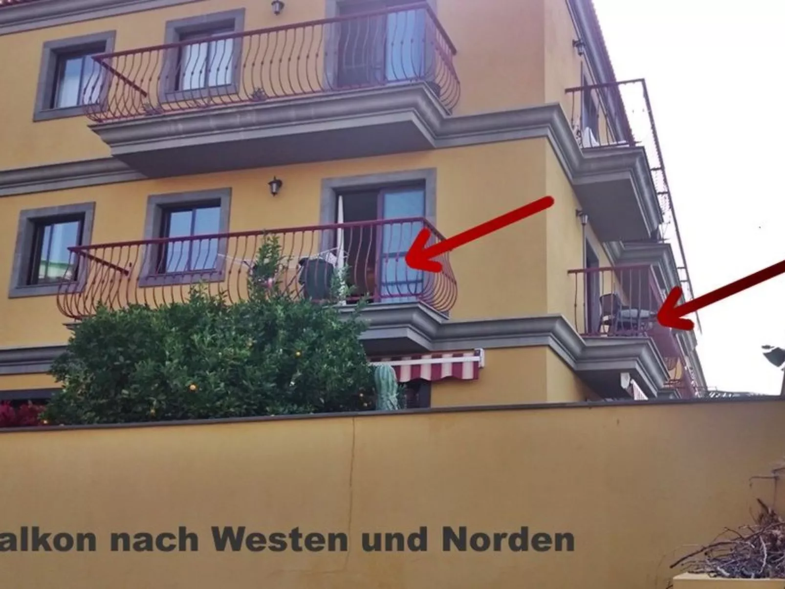 Belair mit Pool - Draußen