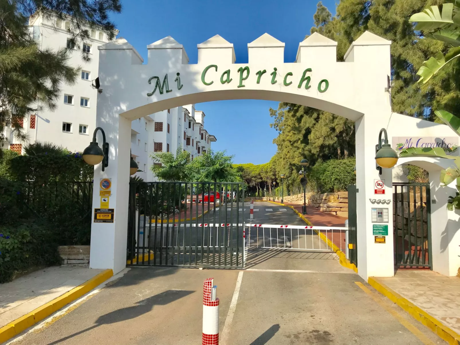 "Mi Capricho".-Outside