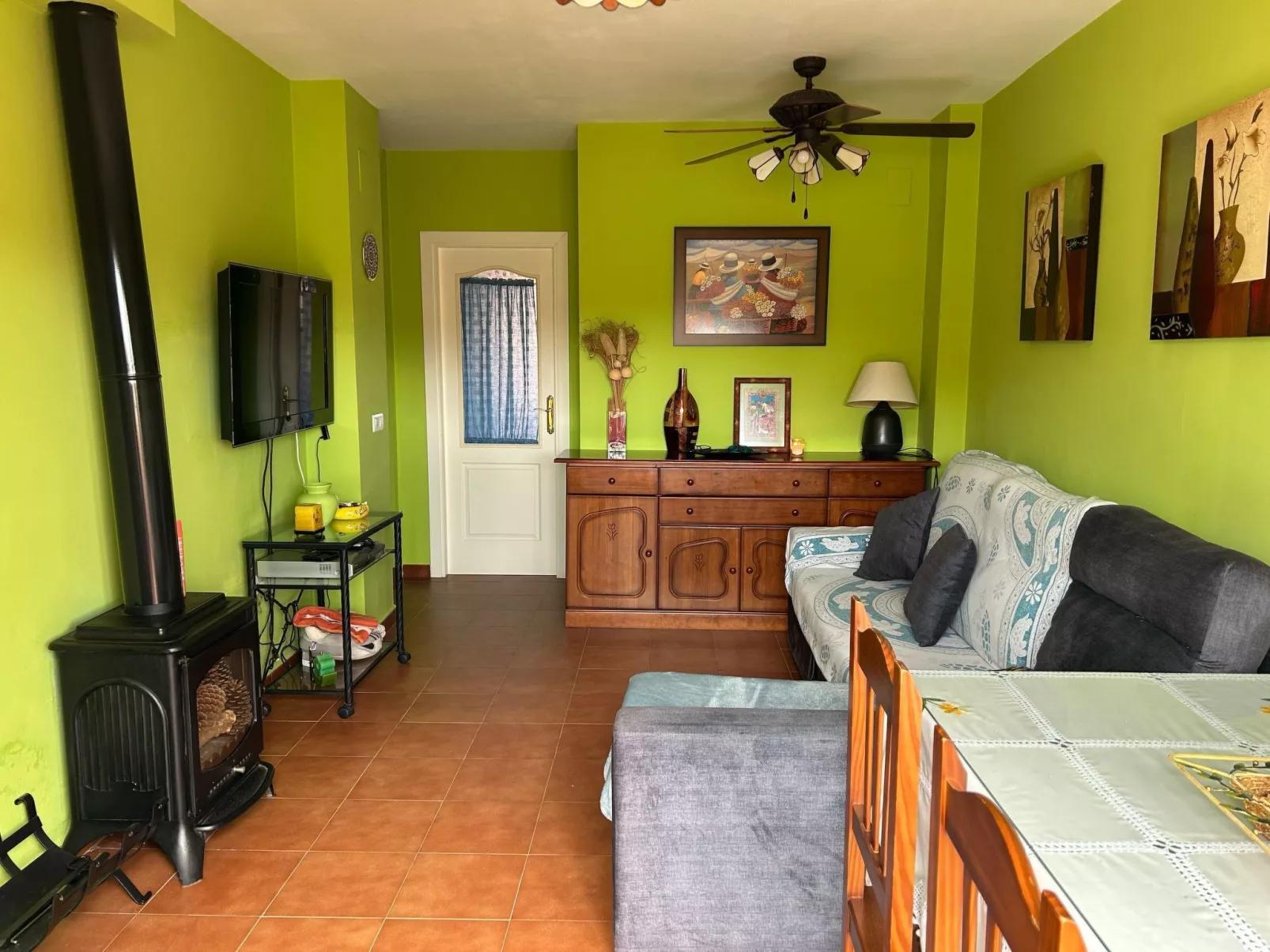 In der Nähe des Golfplatzes-Drinnen