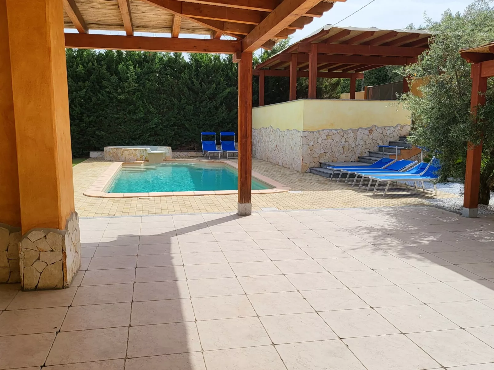 'Villa Vivi-Draußen