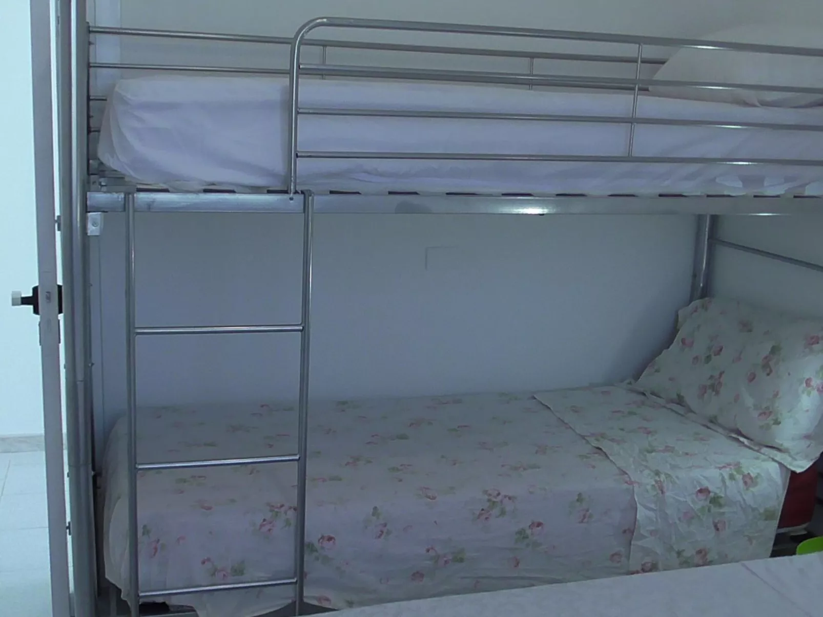 Kleine Villa mit geschlossenem Garten in Parabita-Image-tags.info