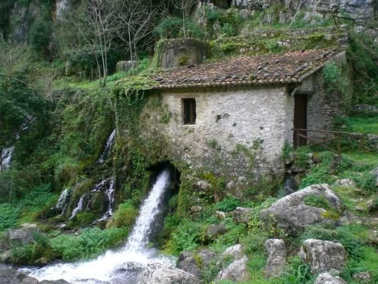 Natursteinhaus mit Panoramablick zum Meer-Outside