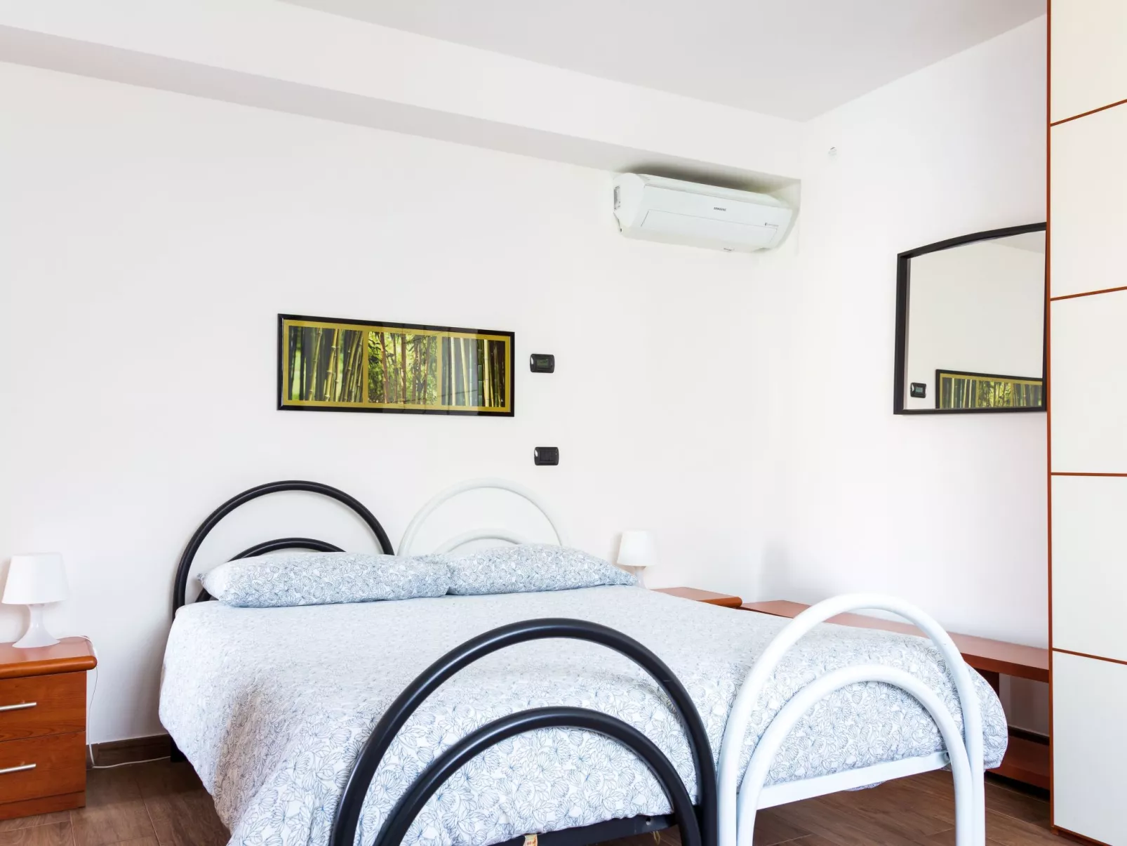 Mit Blick auf den Comer See-Dedans