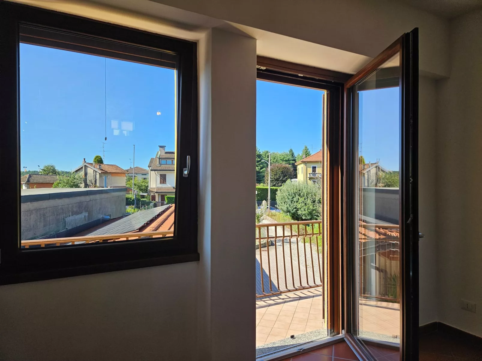 Zwischen Seen und Hügeln in Pina by Holiday World-Drinnen