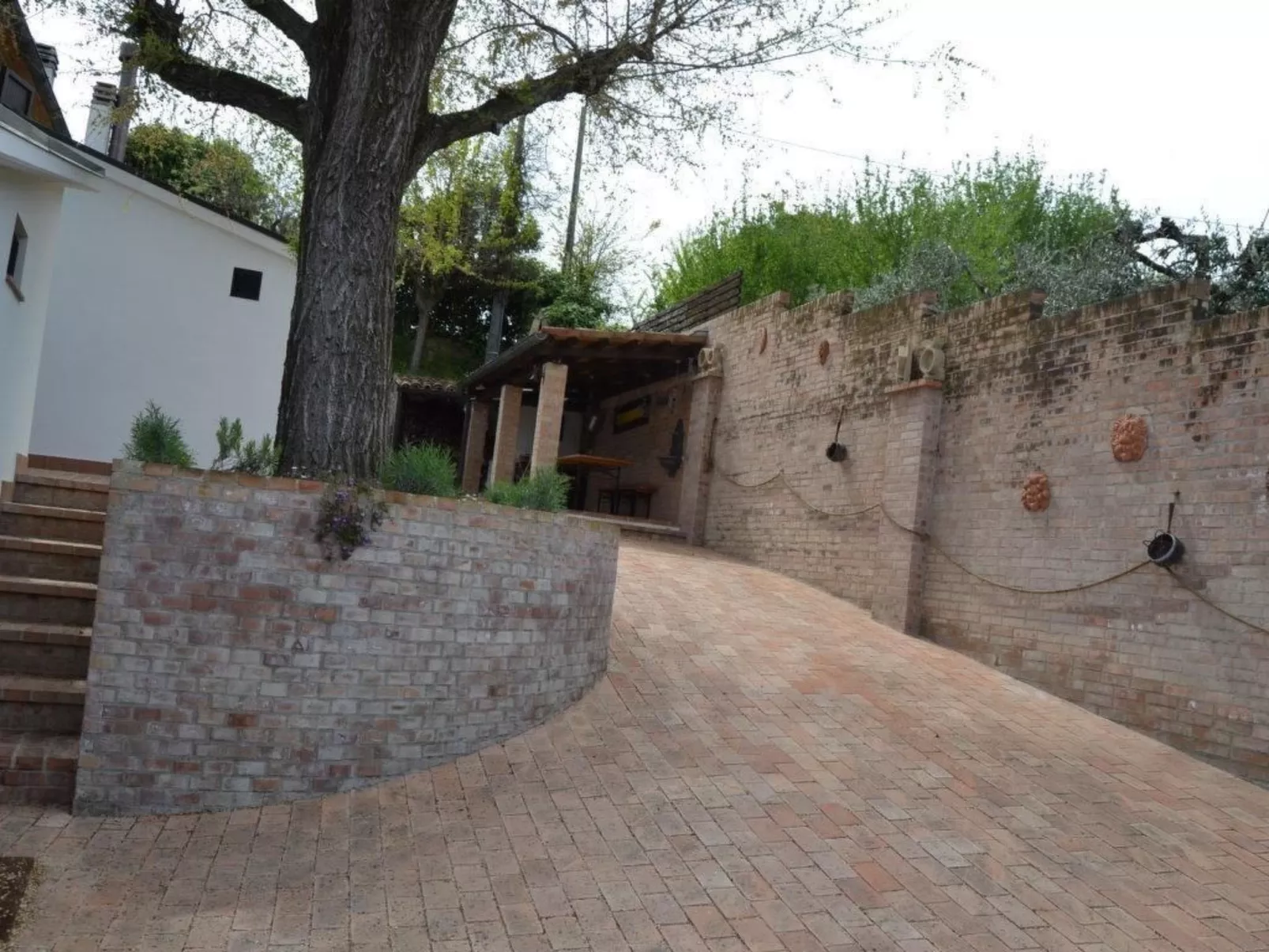 OWL Apartment - Pool - Ansichten - Kunst-Dehors