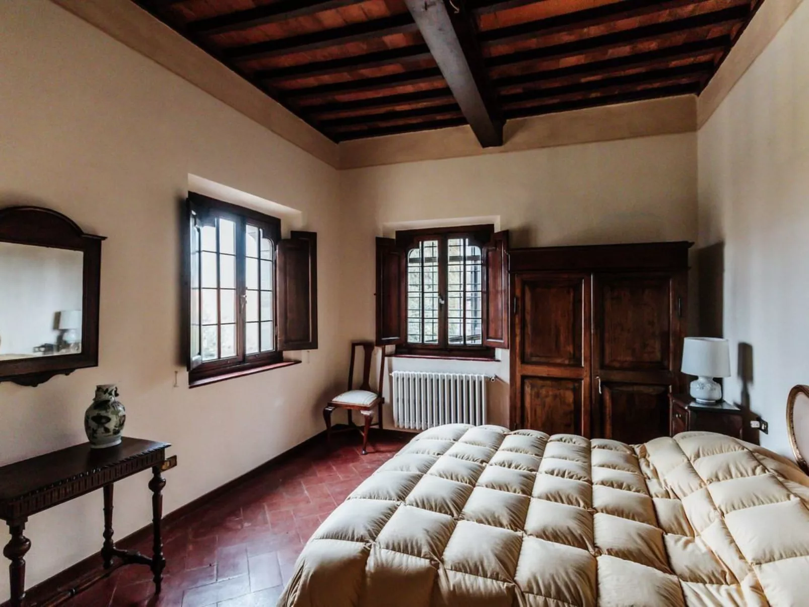 Wunderschöne Villa mit atemberaubender Aussicht und privatem Pool-Image-tags.info