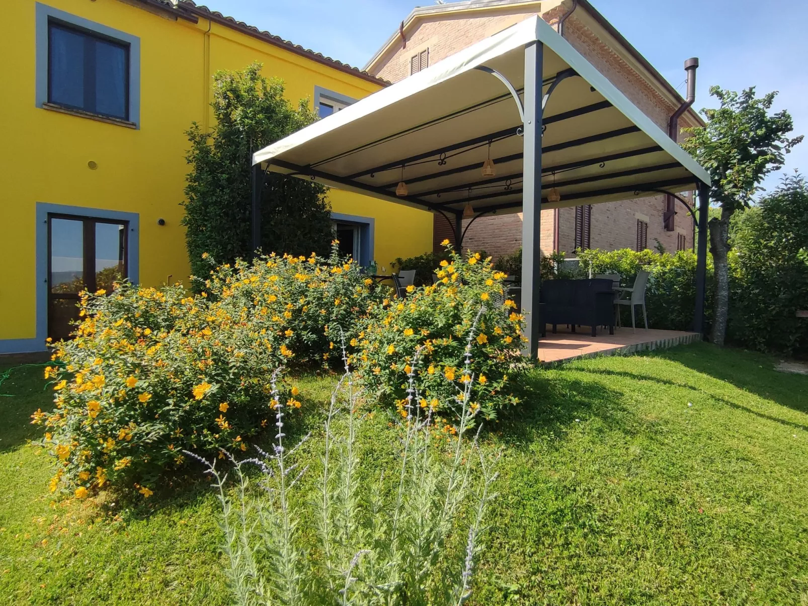 Wohnung 'Girasole' mit Schwimmbad-Outside