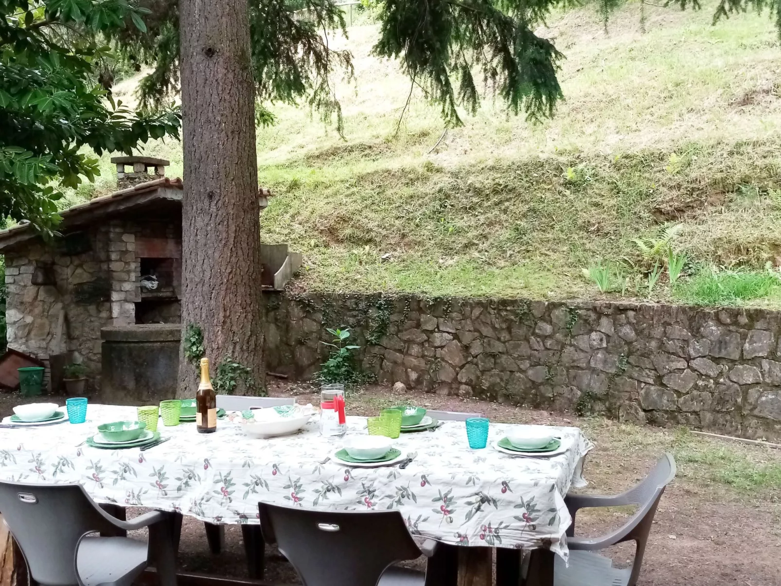 Haus inmitten der Natur mit Schwimmbad-Draußen