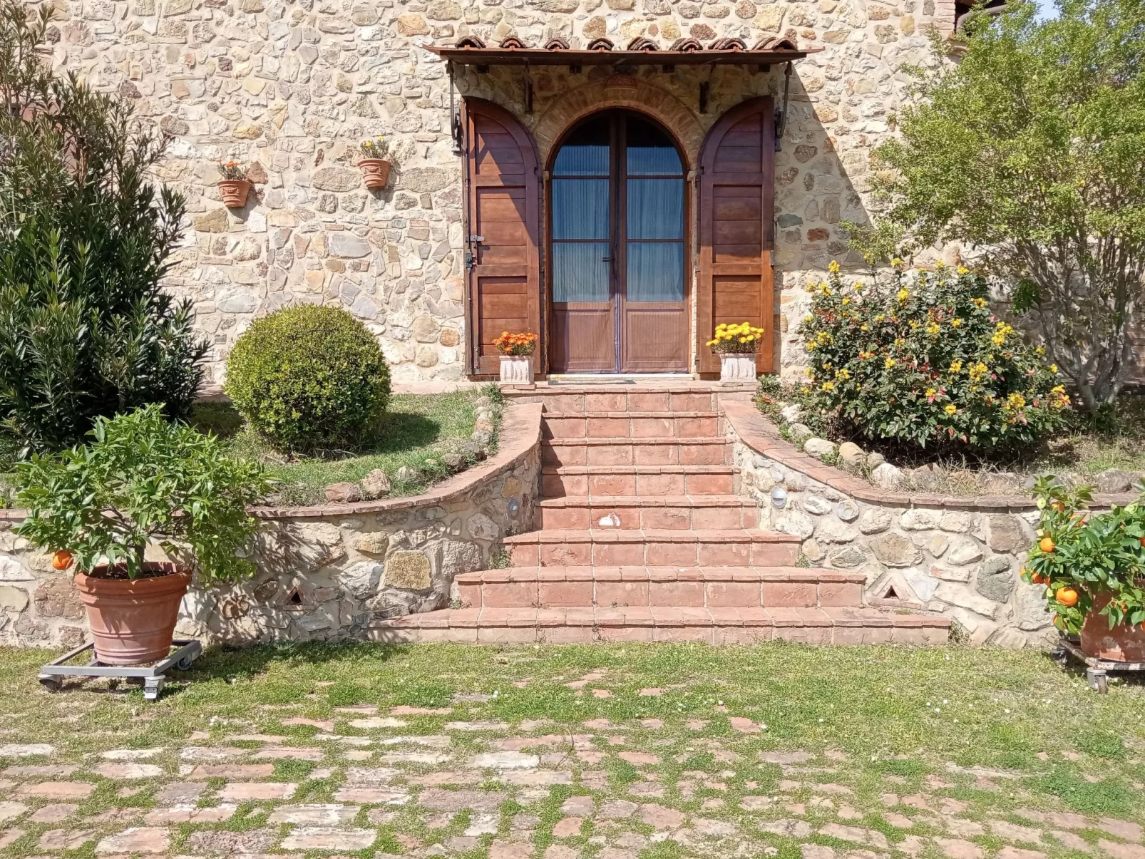 Marias Bauernhof-Draußen