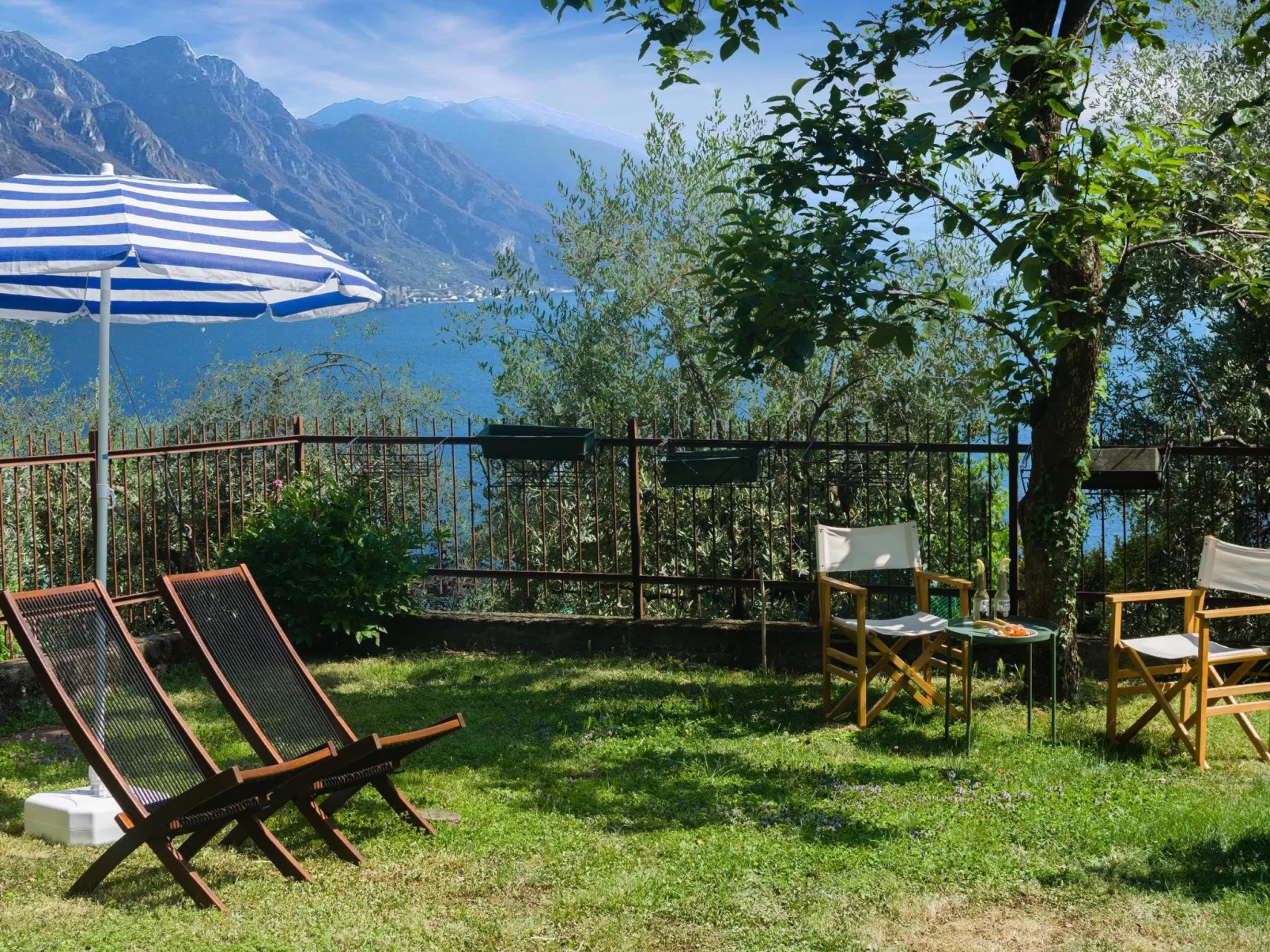 Wohnung 'Abstieg zum See' mit Wasserblick-Draußen