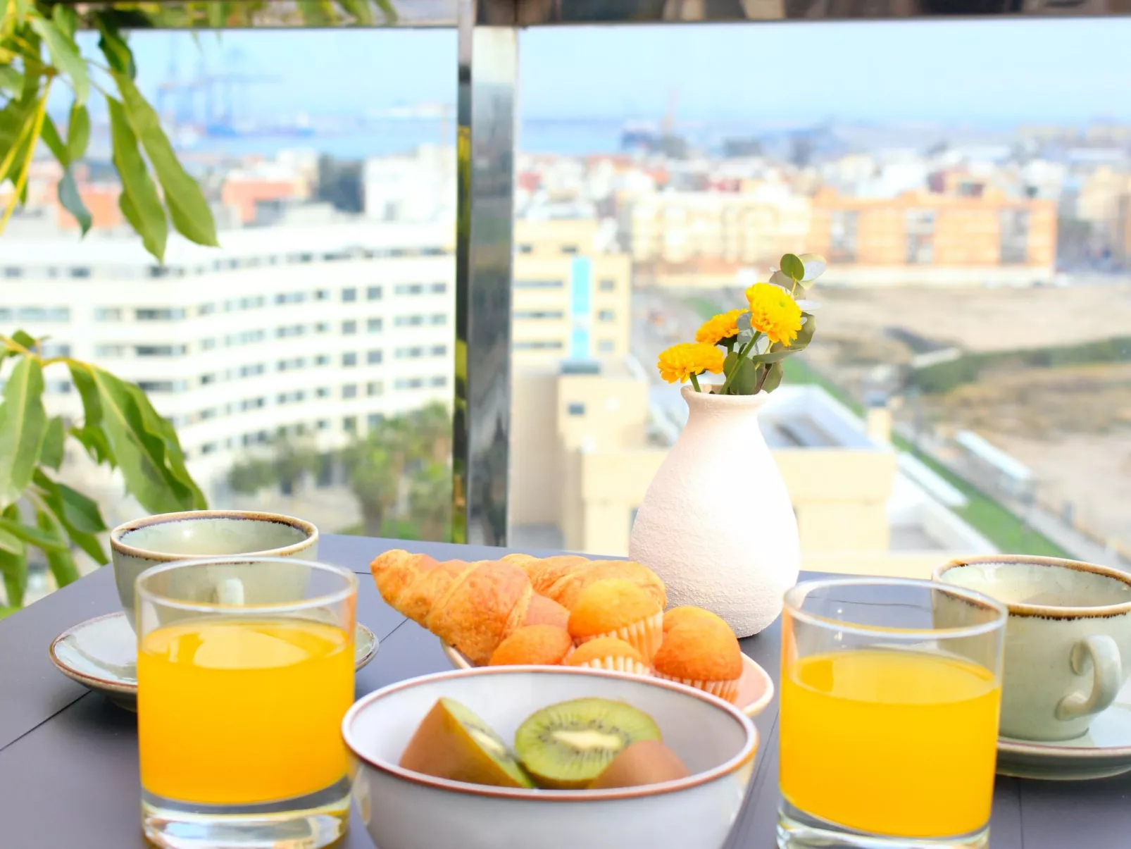 Luxuriöse Wohnung mit 1 Schlafzimmer, Balkon und Pool-Dehors