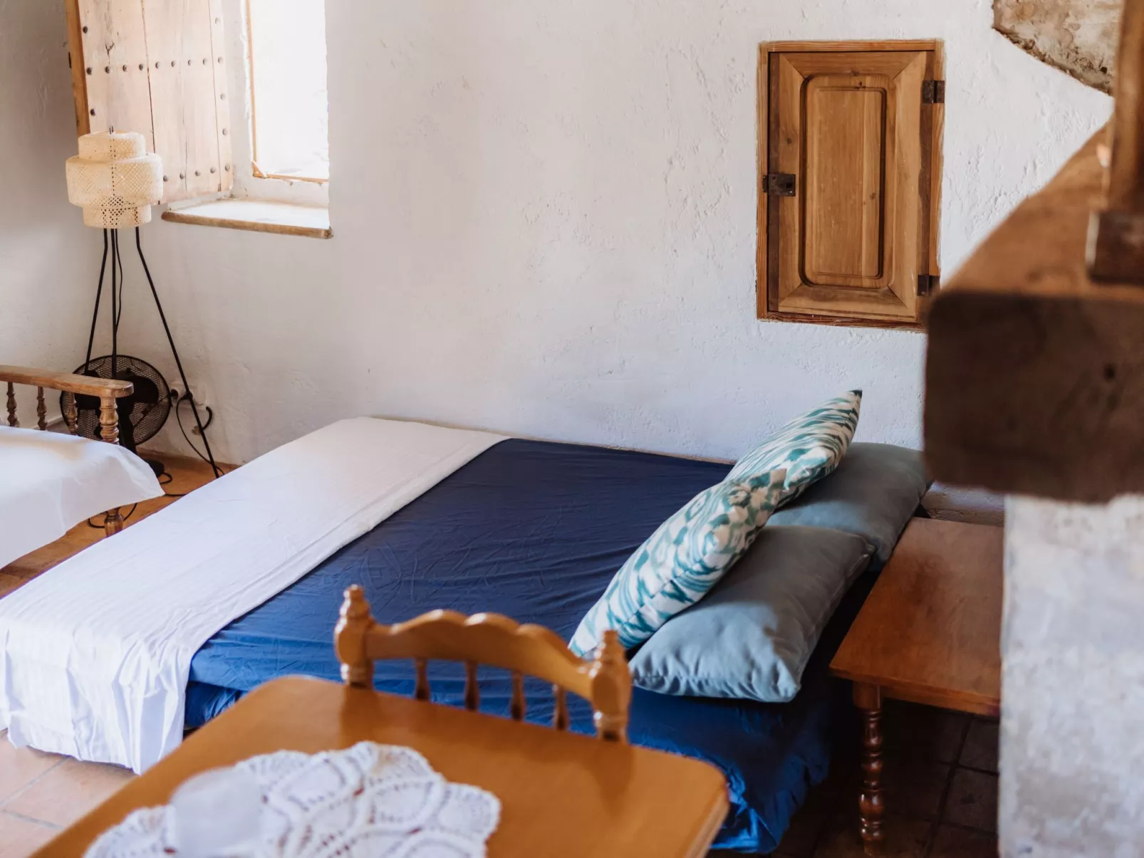 Mit eigenem Garten und Schwimmbad.-Drinnen