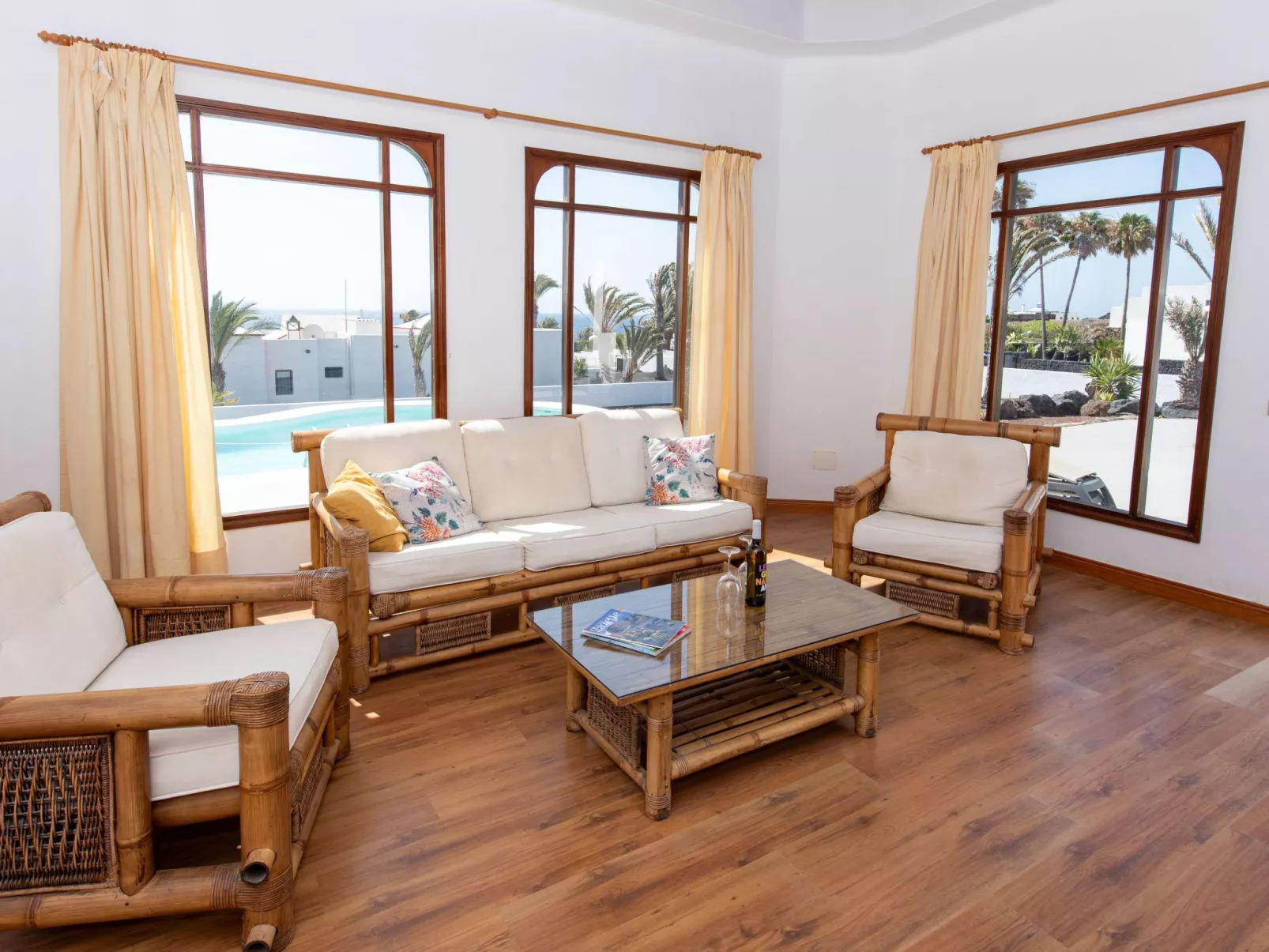 Villa Blanca  1-Inside