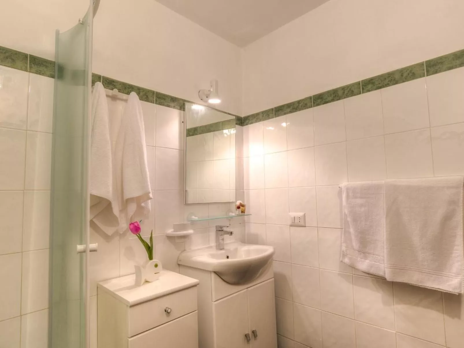 Agamennone, Wohnung 20 Meter vom Meer entfernt mit einer möblierten Terrasse.-Inside