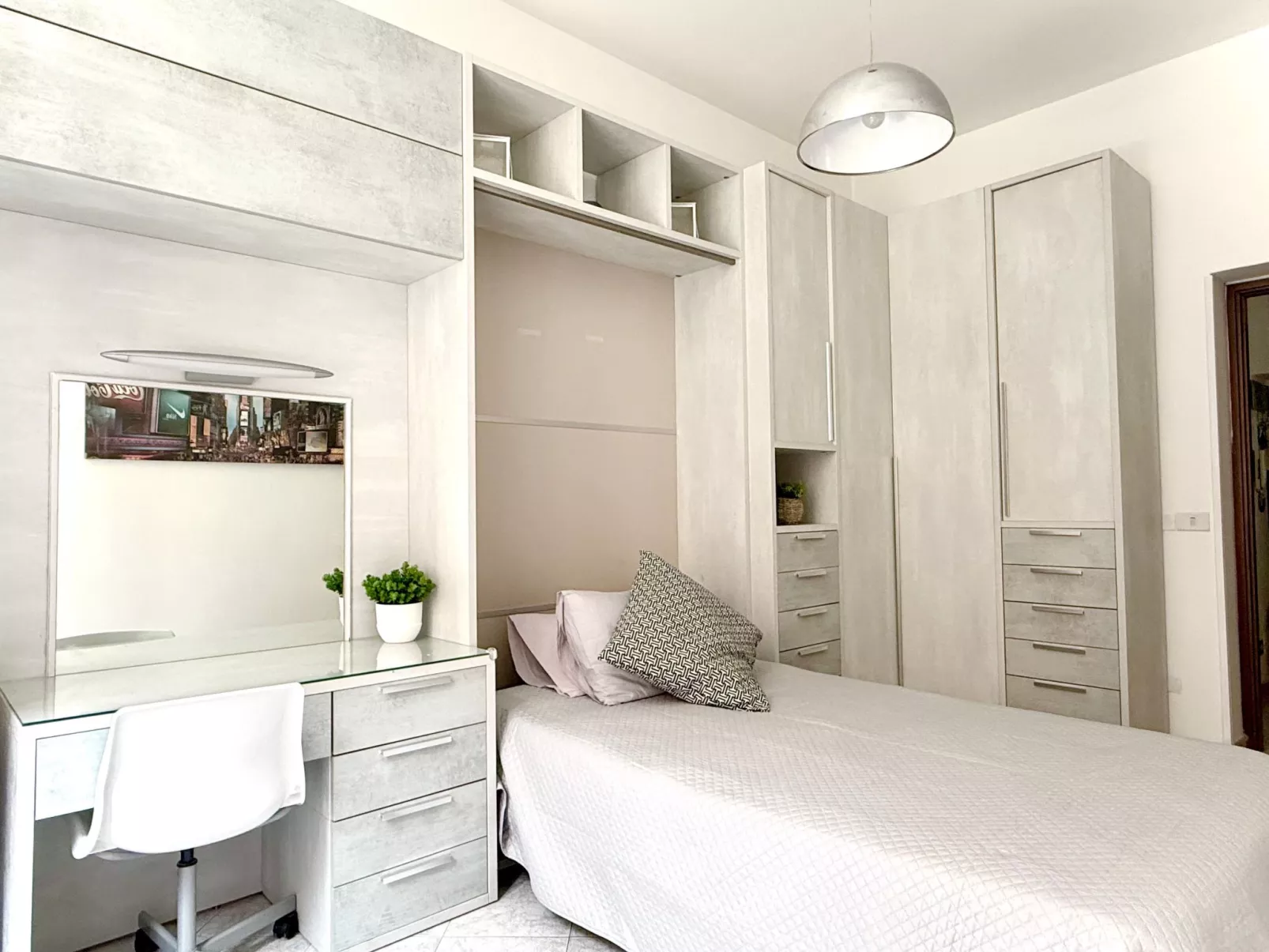 Roman Haven - Inside