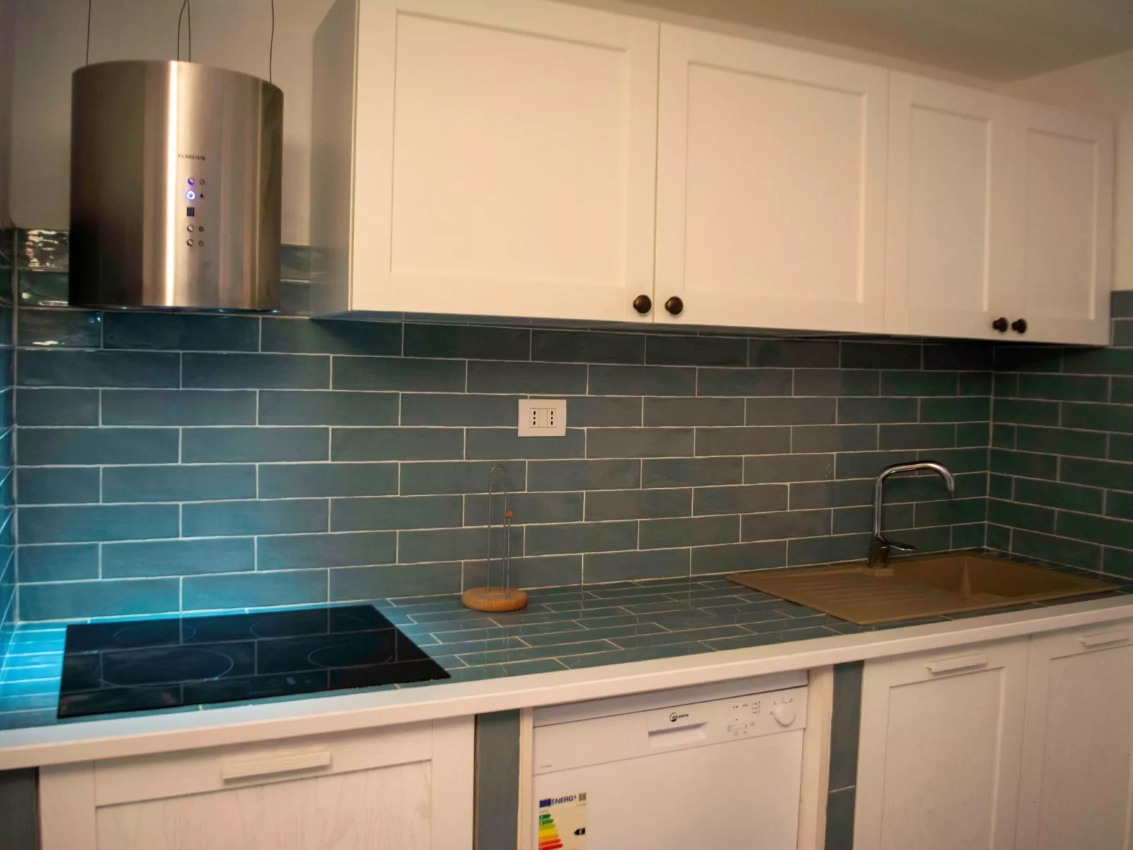 Große Drei-Zimmer-Wohnung am Golf von Marinella-Inside