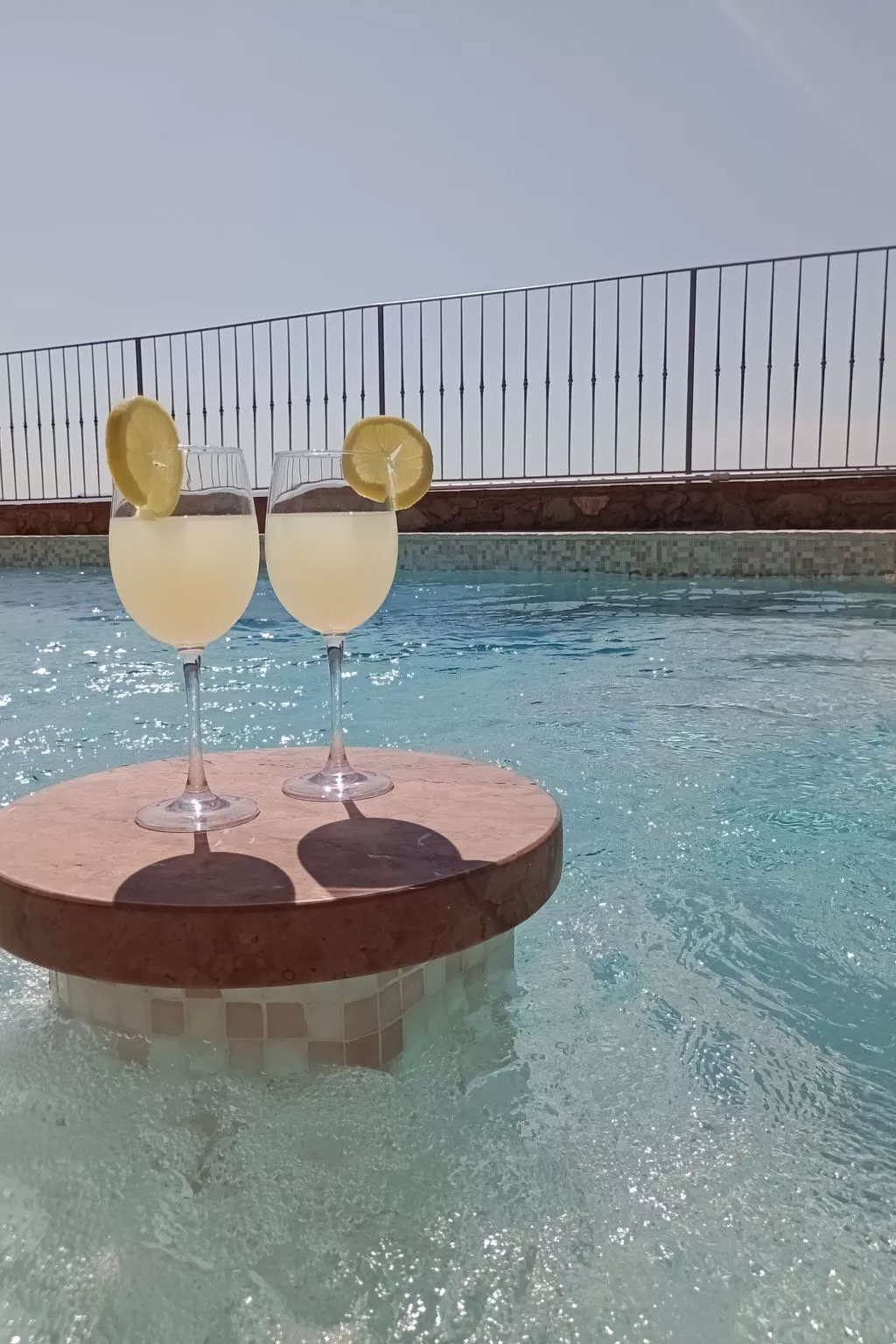 Vier-Zimmer-Wohnung 2 Bäder mit Schwimmbad zur alleinigen Nutzung-Draußen