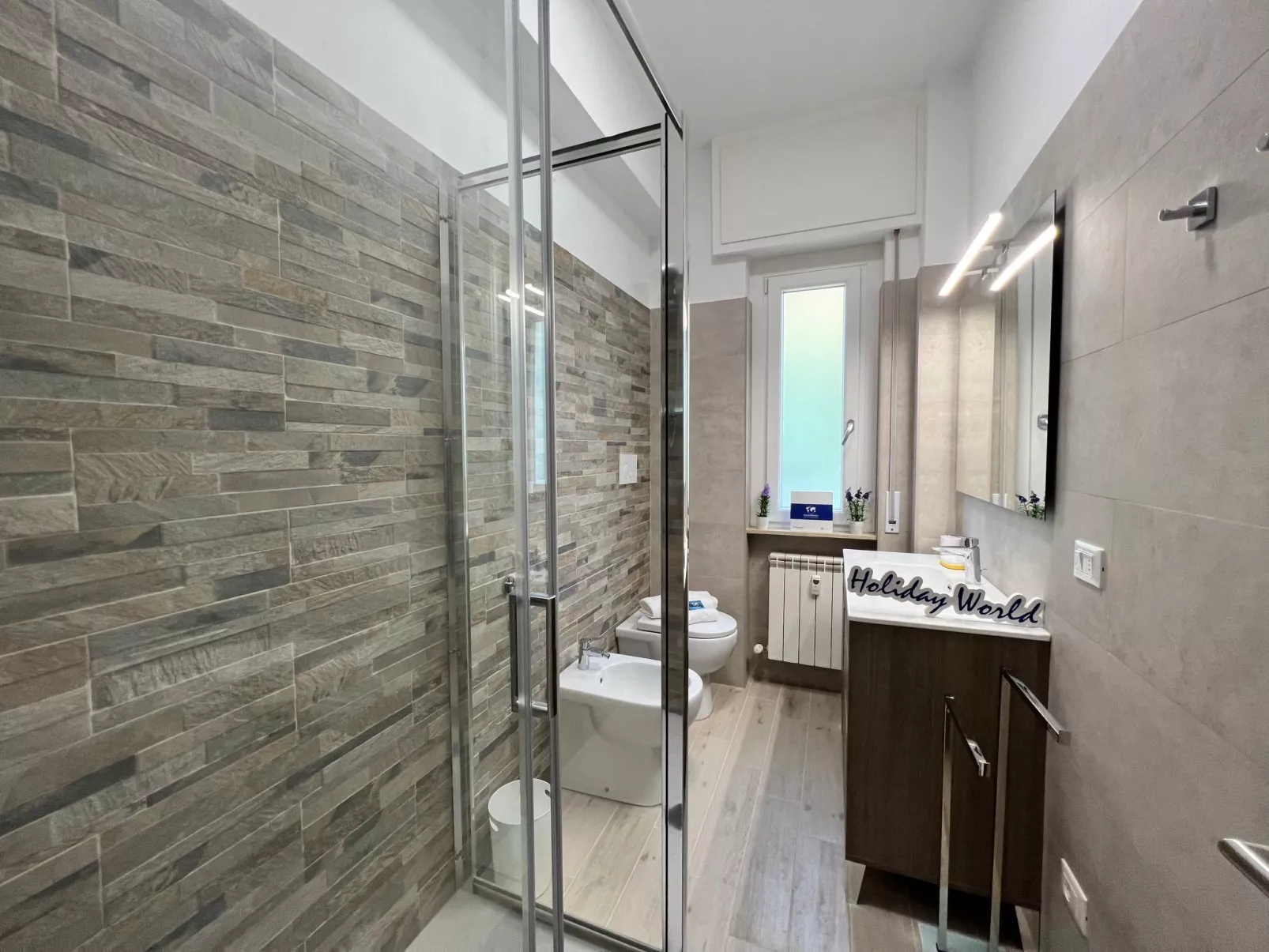 Für 4 Personen ca. 40 m&sup2; in Pietra Ligure, Norditalien (Ligurien)-Drinnen