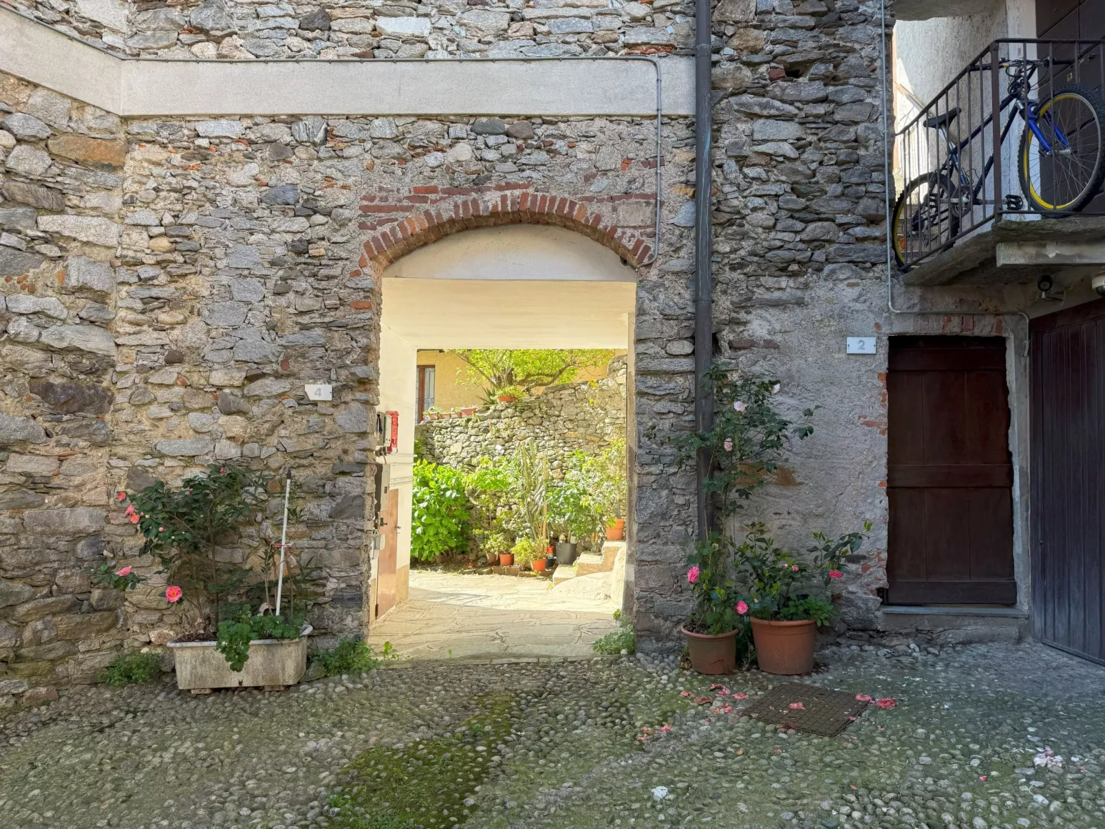 Neue moderne Seeüberdachung von Holiday World-Draußen