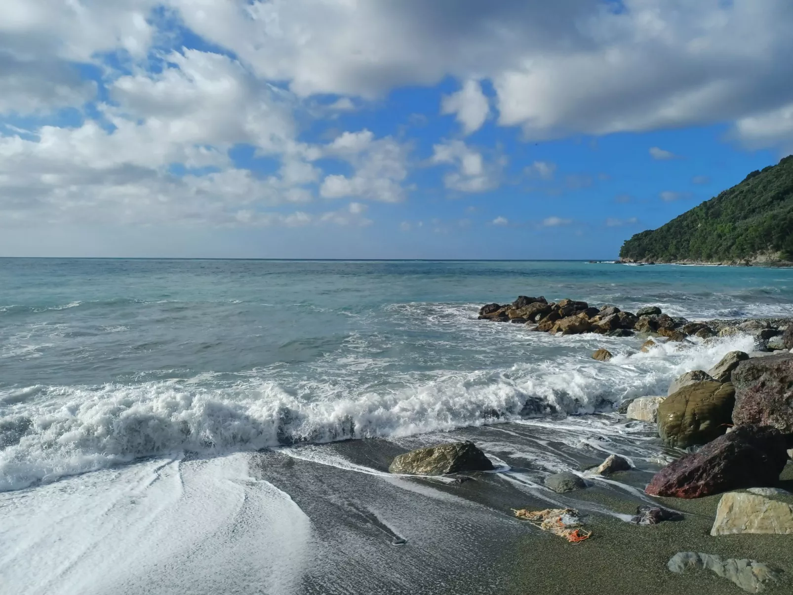 House Holiday Sea by Holiday World-Outside