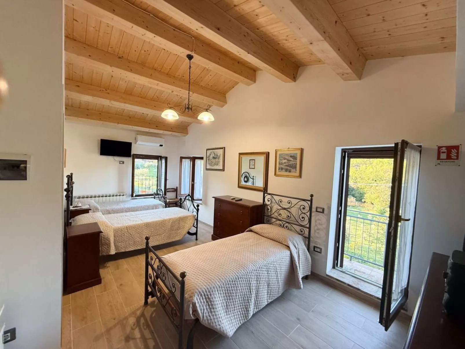 Ferienvilla mit privatem Pool und Whirlpool-Inside