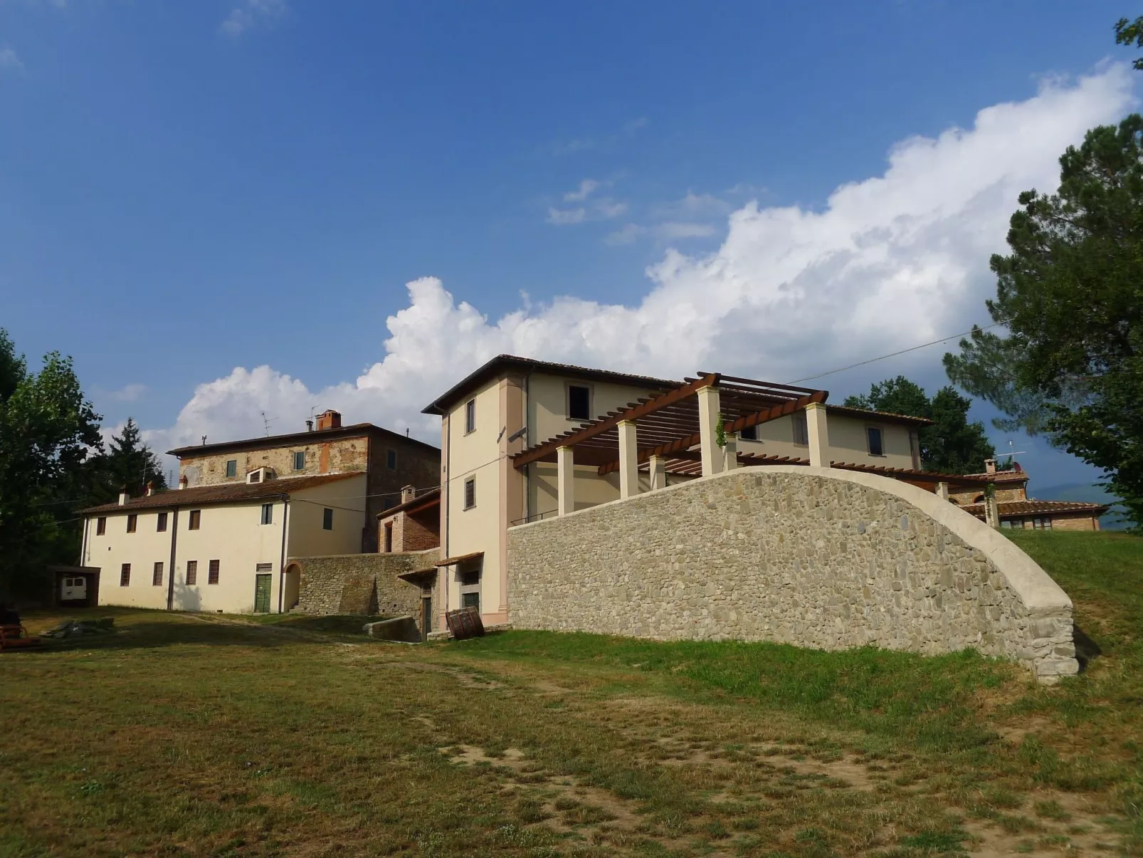Gemütliche 1-Schlafzimmer-Wohnung in Reggello-Outside