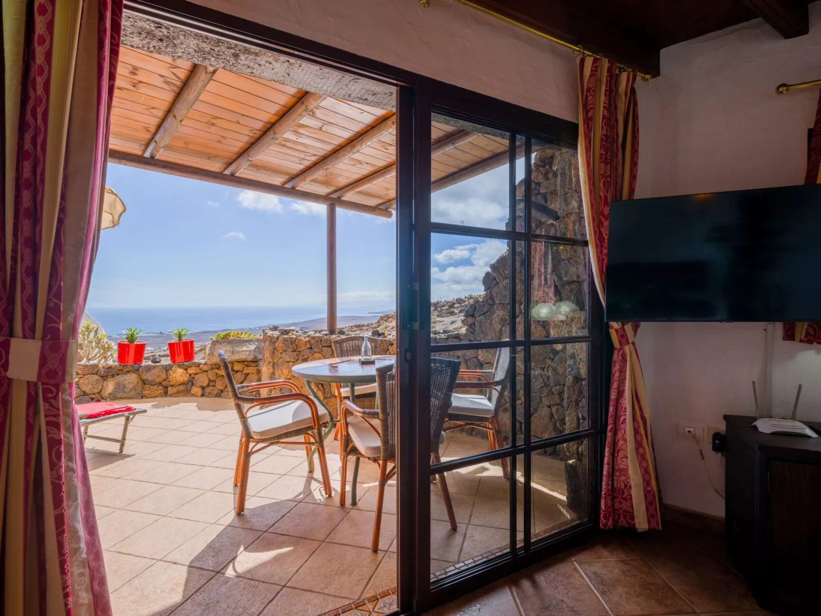 Finca "Castillo Bentley" Schlafen in einer vulkanischen Höhle-Outside